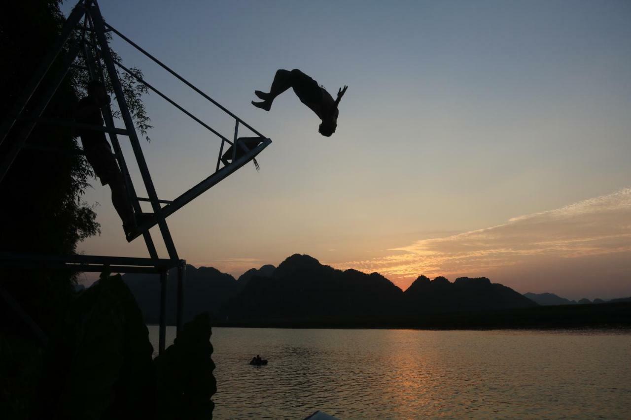 Hahaland * Phong Nha
