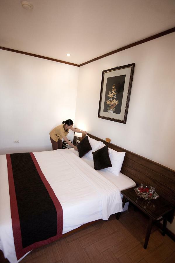 Bay Ha Long