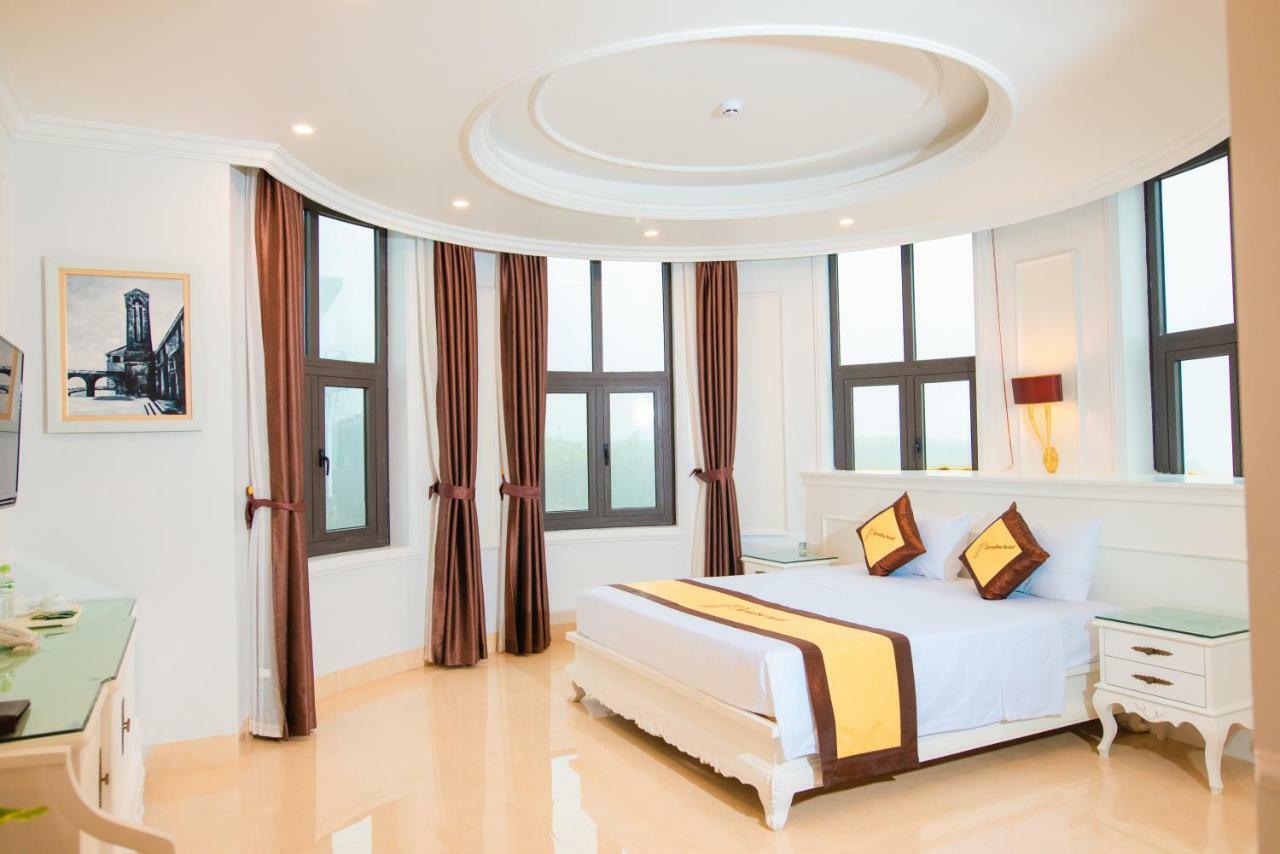 Paradise Hotel