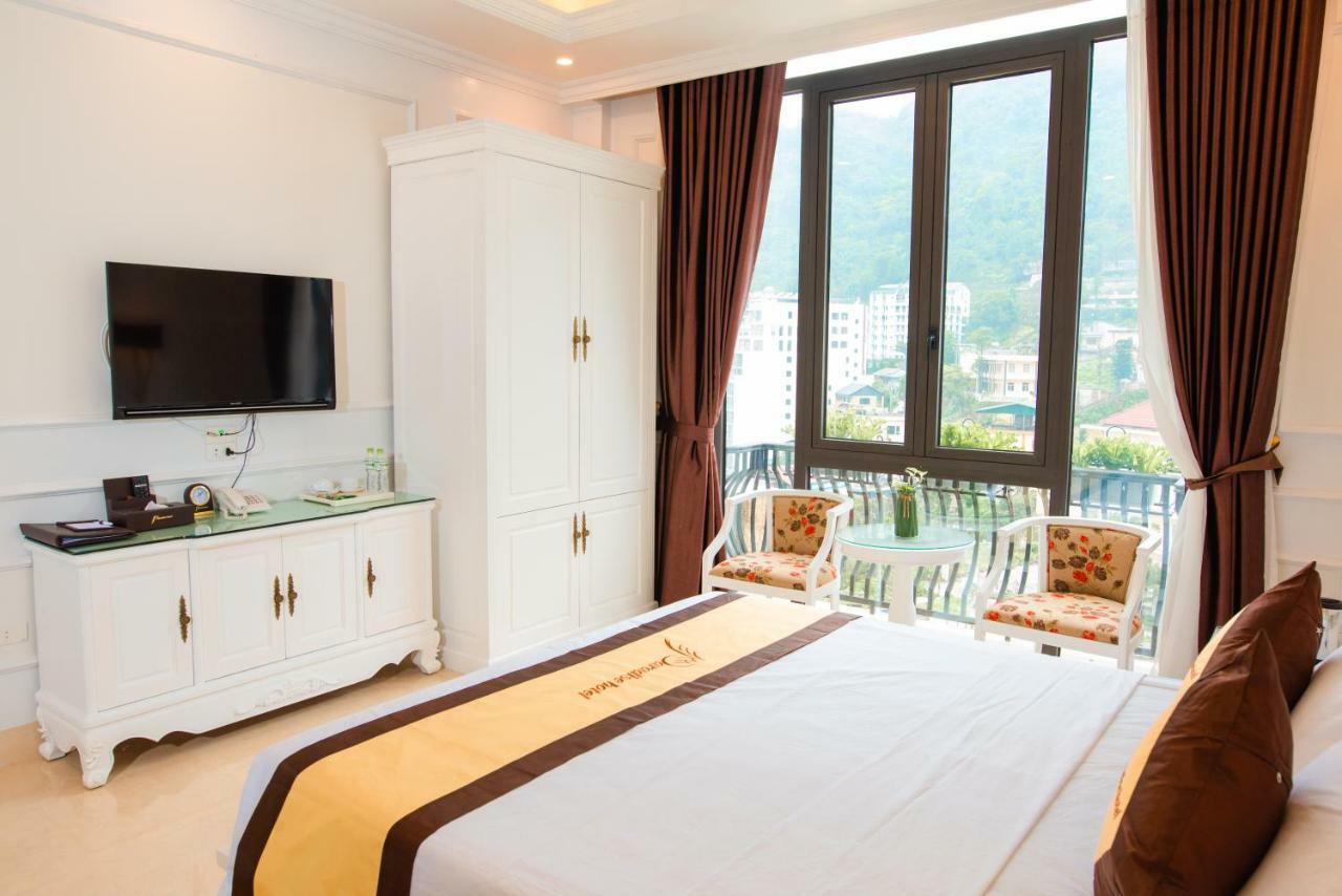 Paradise Hotel