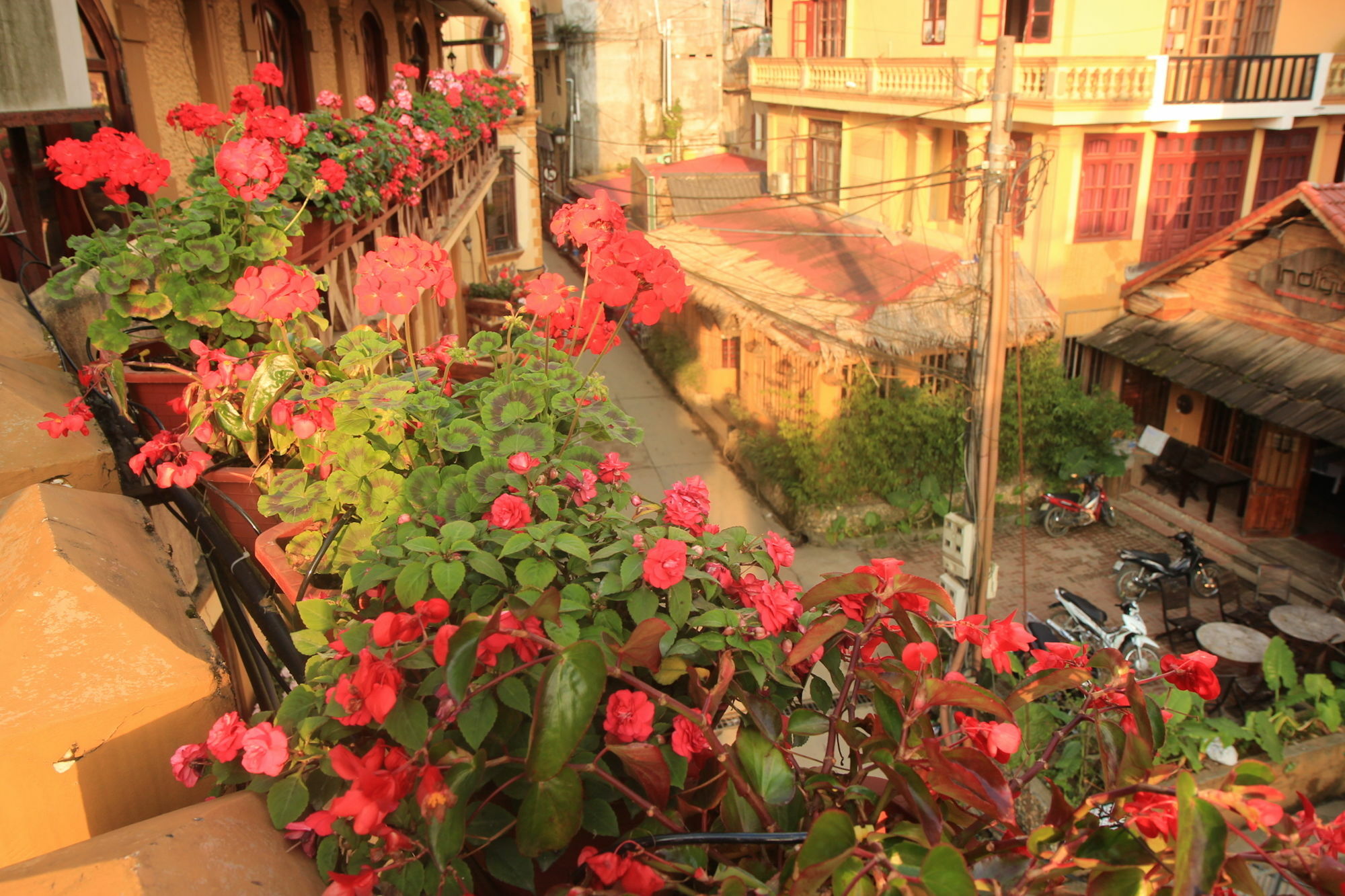 Chau Long Khách sạn 4*