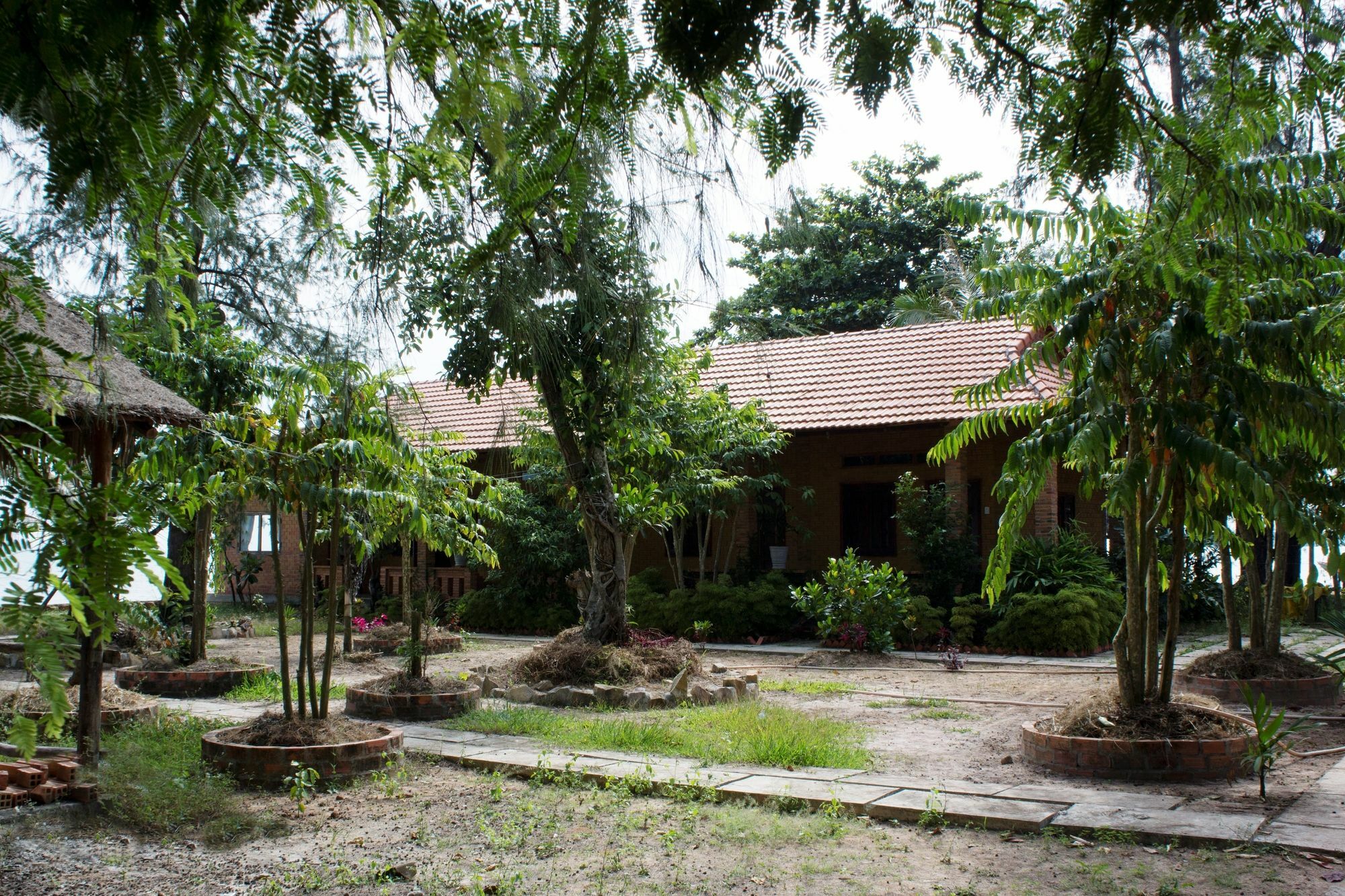 Hotel Bai Thom Cay Vong Nem 2*