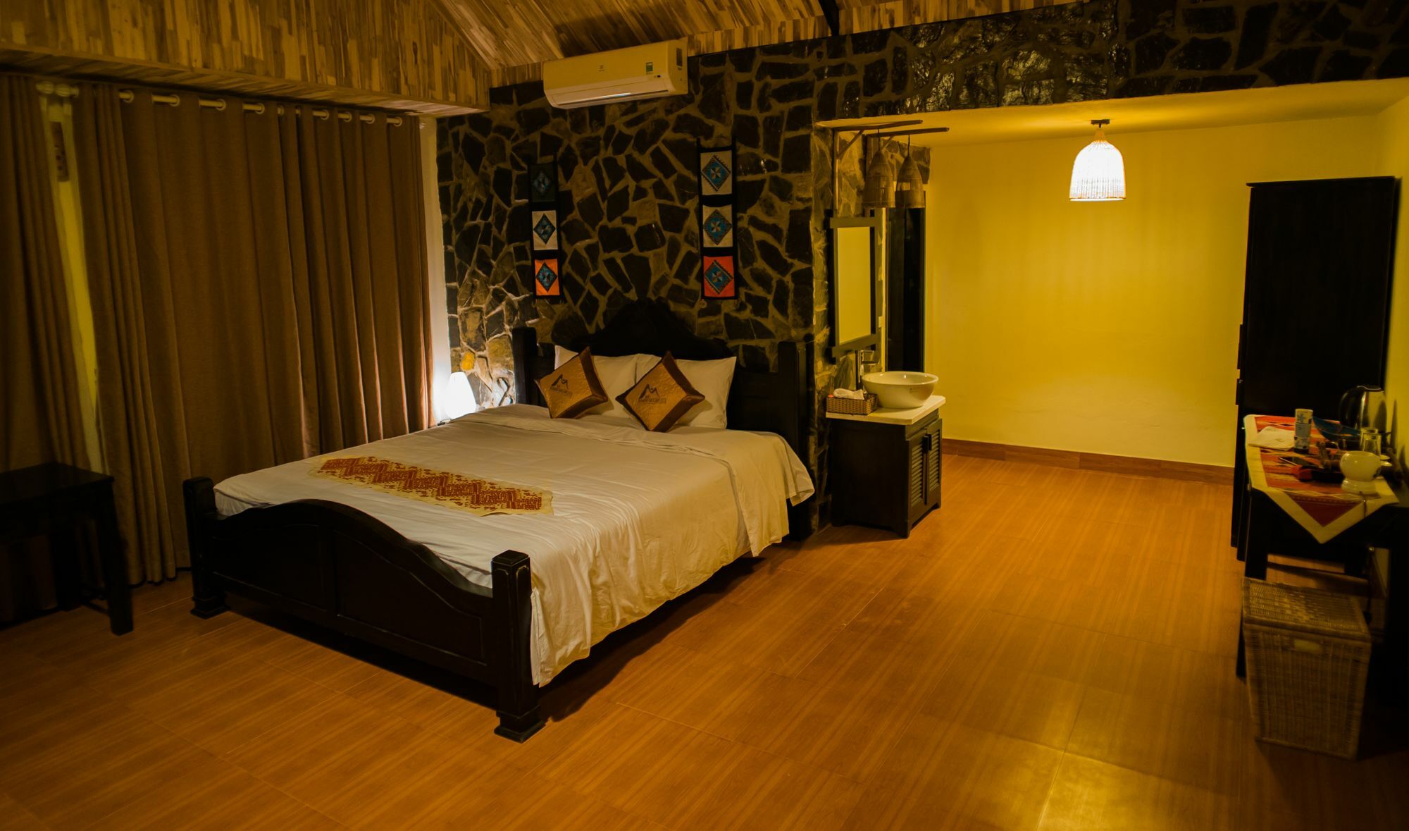 Sunrise Village Hotel Mai Chau
