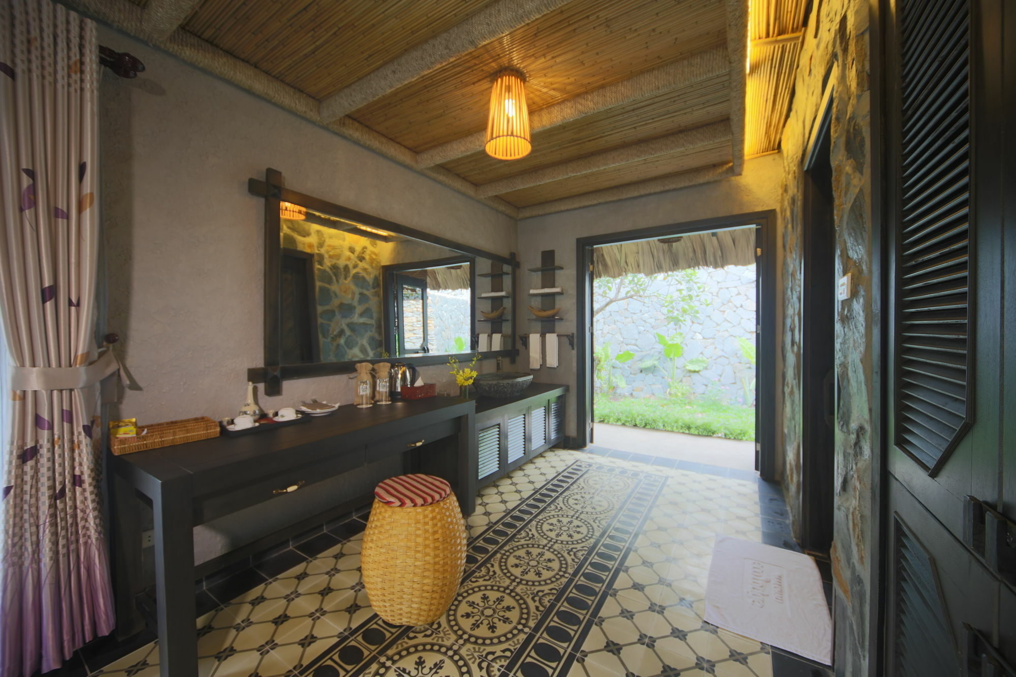 Mai Chau Ecolodge 4*