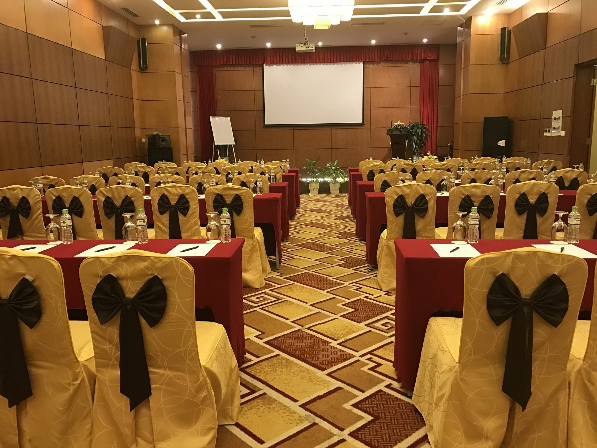 Khách sạn Muong Thanh Grand Hạ Long
