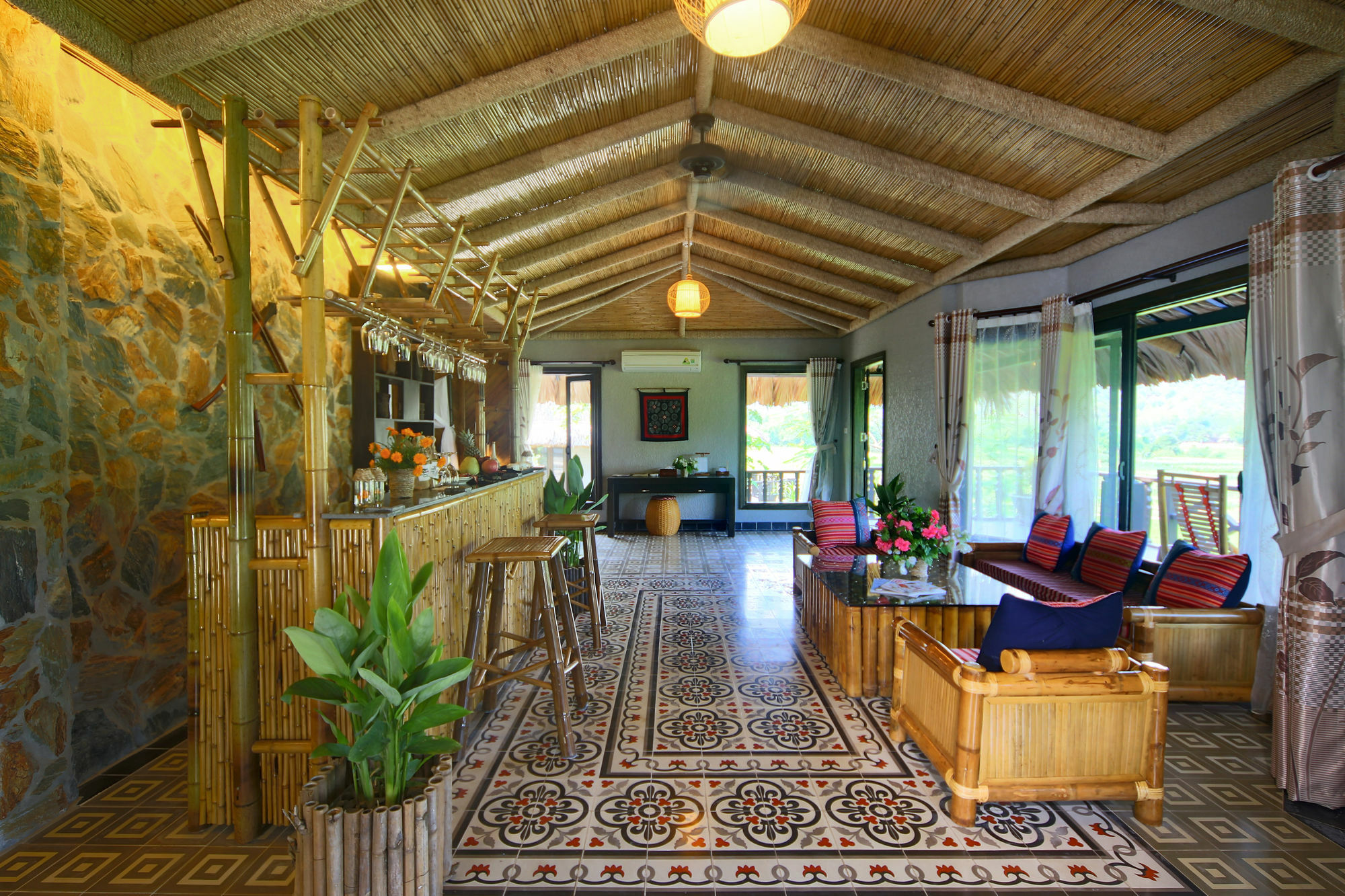 Mai Chau Ecolodge 4*