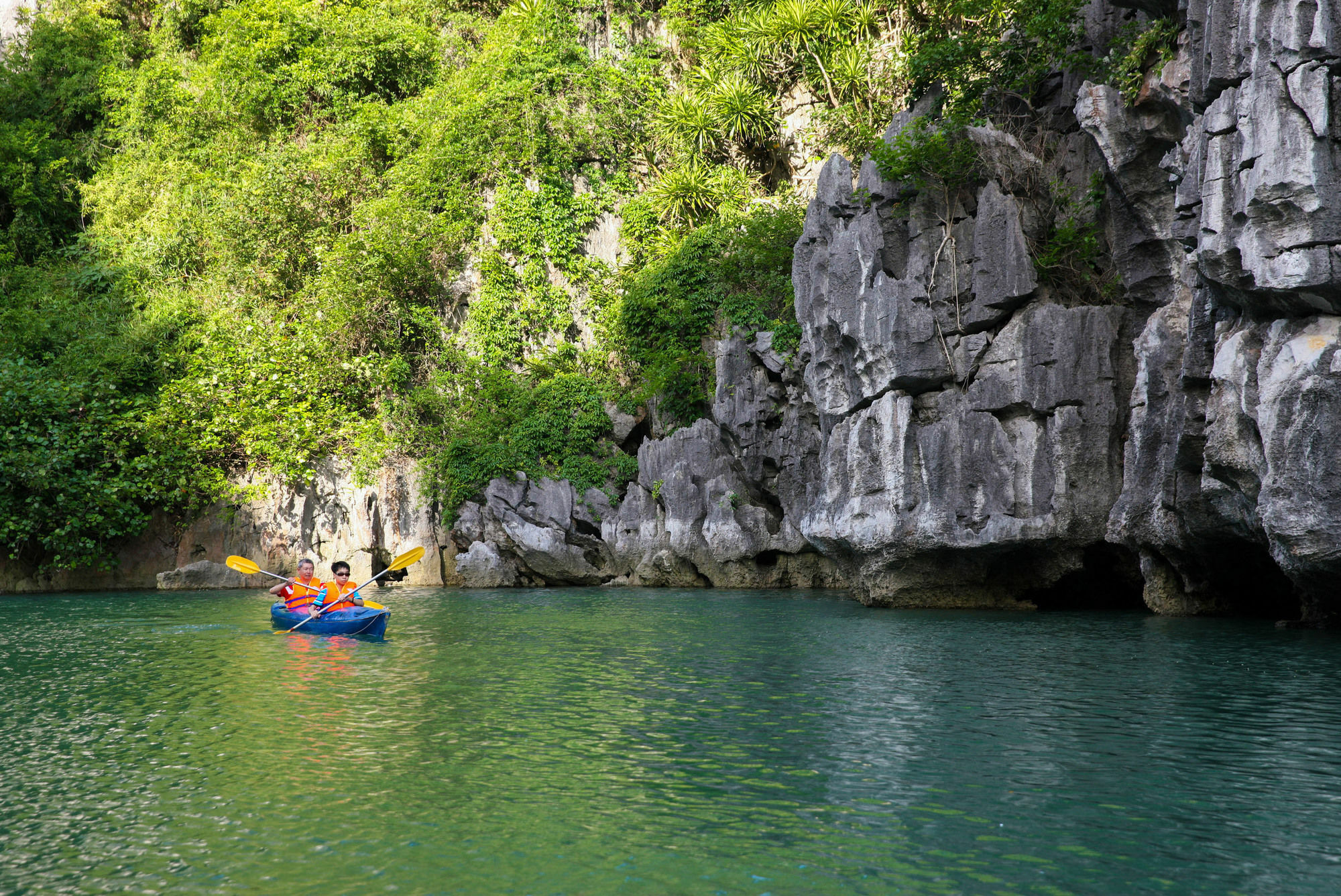 Halong Sapphire Cruises