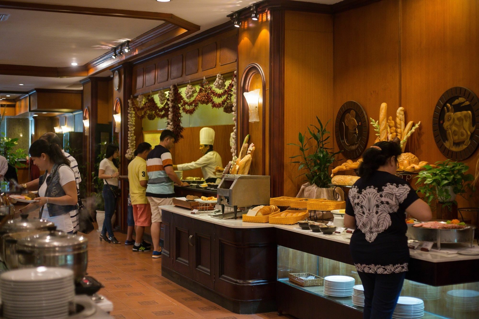 Hotel Halong Plaza