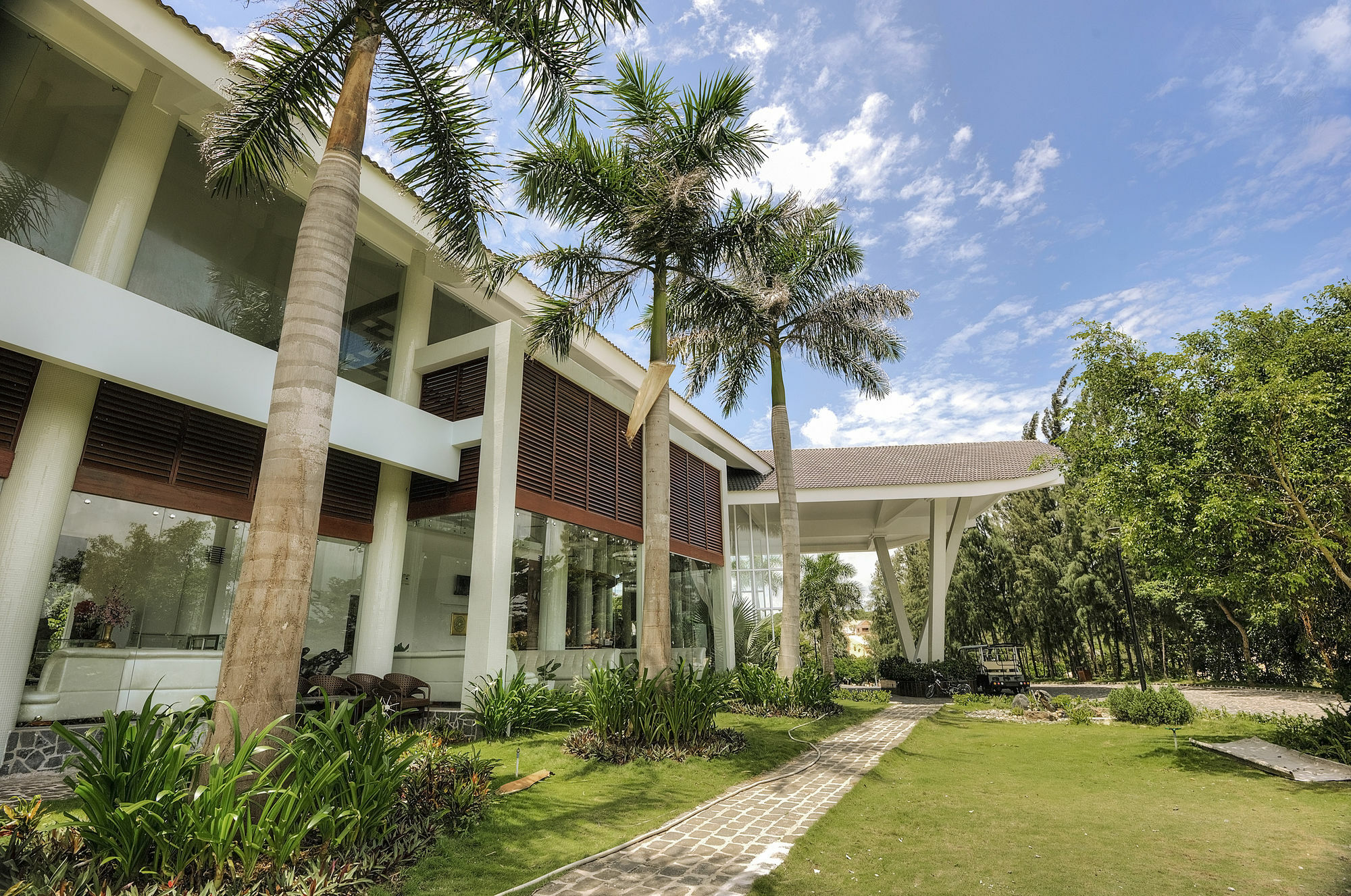 Carmelina Resort