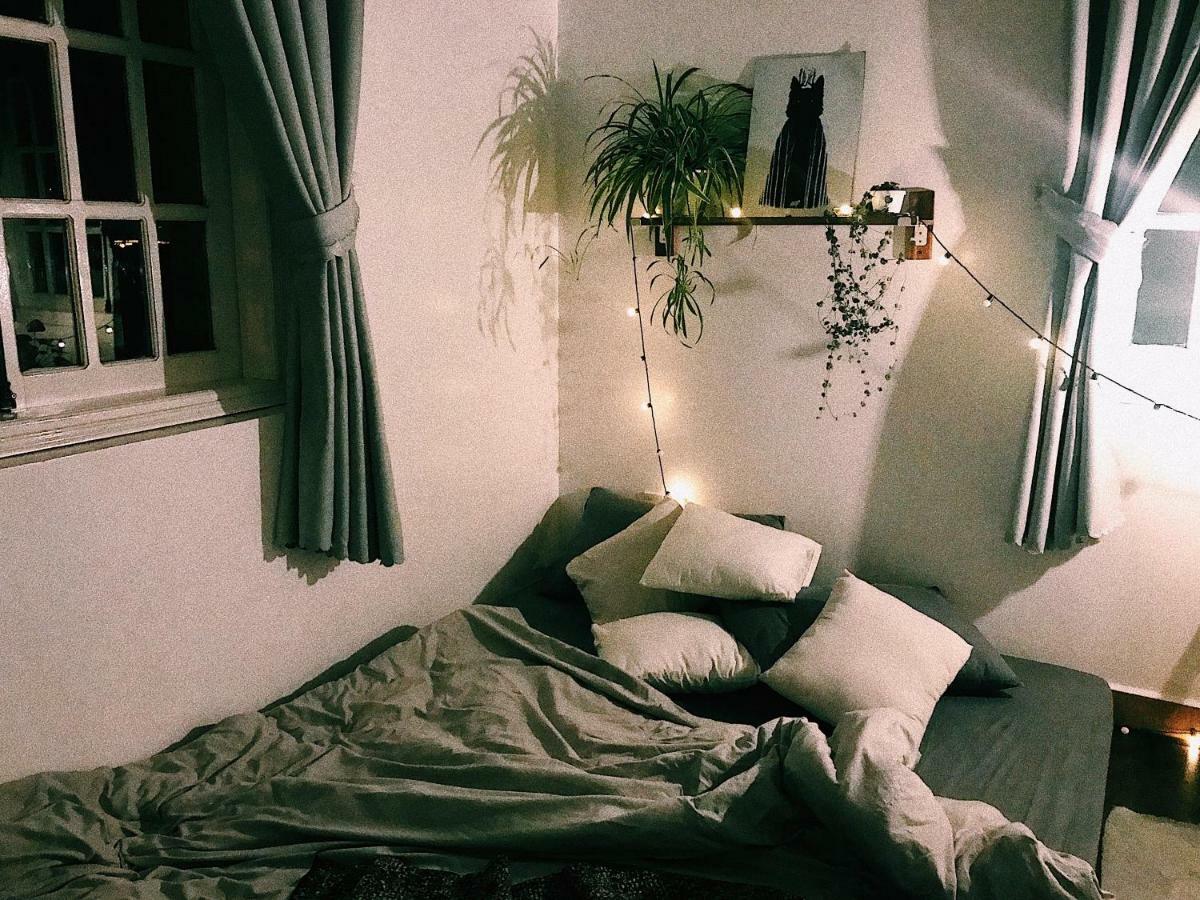 The Balcony 2*