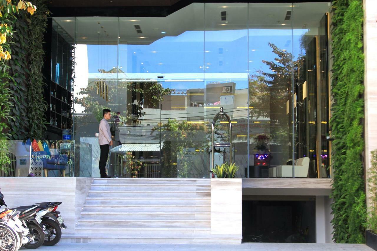 Grand Ocean Luxury Boutique - Infinity Rooftop Pool Hotel
