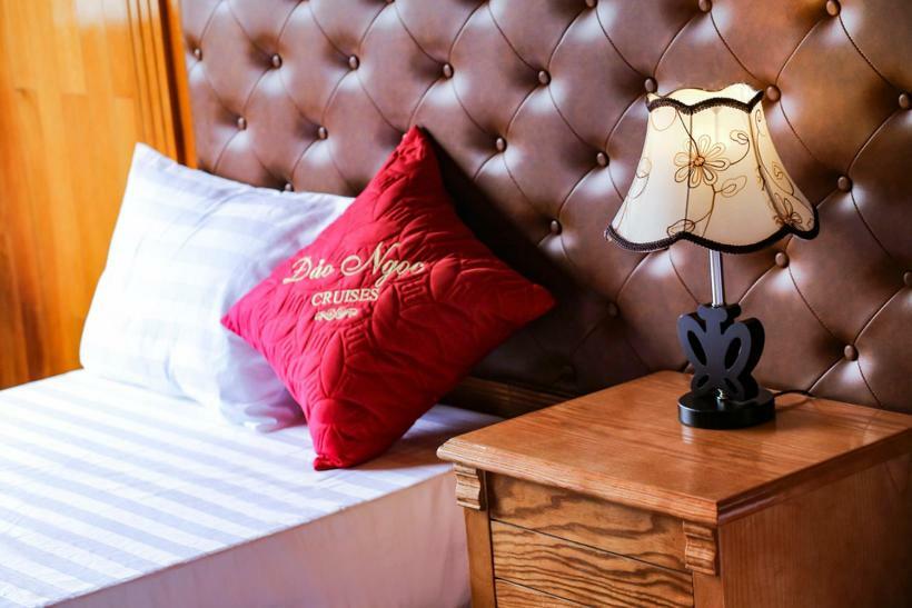 Cat Ba Bay Cruises Botel 2*