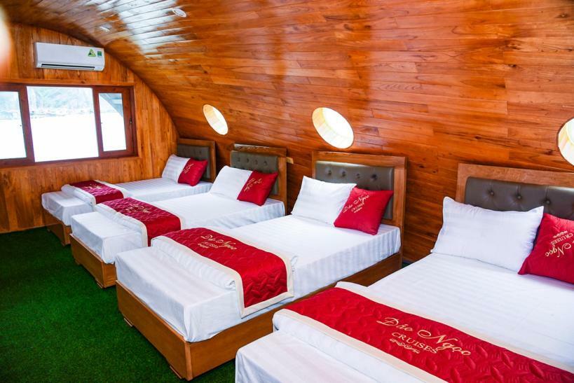 Botel Cat Ba Bay Cruises Dong Khe Sau