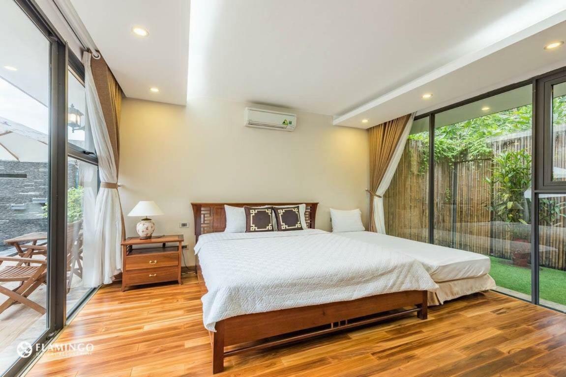 Happy Owner Villa Ngoc Quang