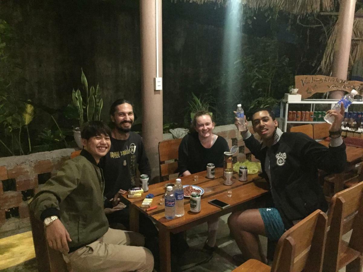 Applebee's Homestay *