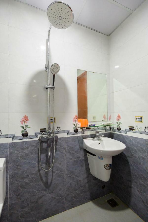 Khách sạn Quang Minh Dong Khe Sau