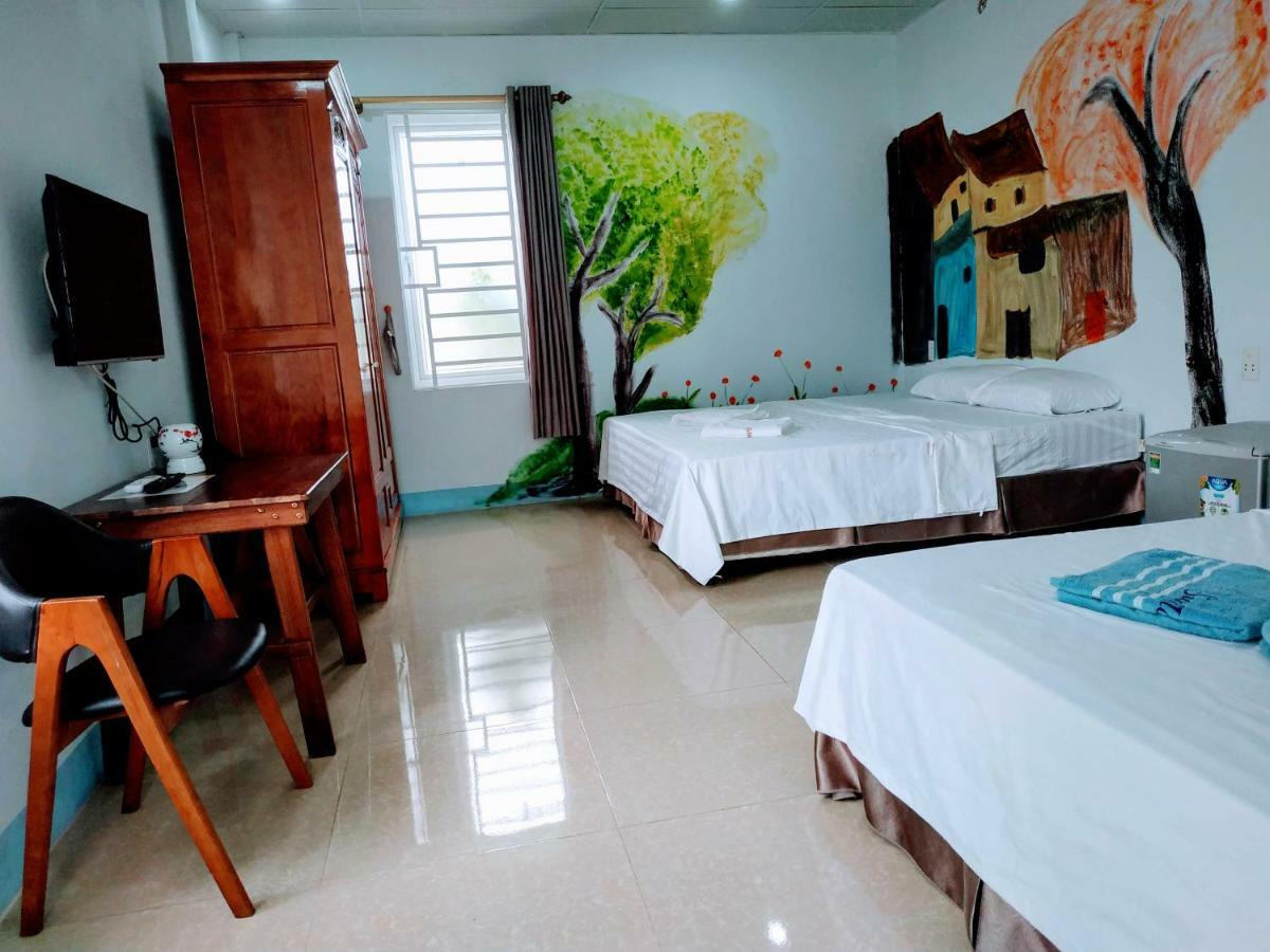 Sunflower Nhat Le Hostel