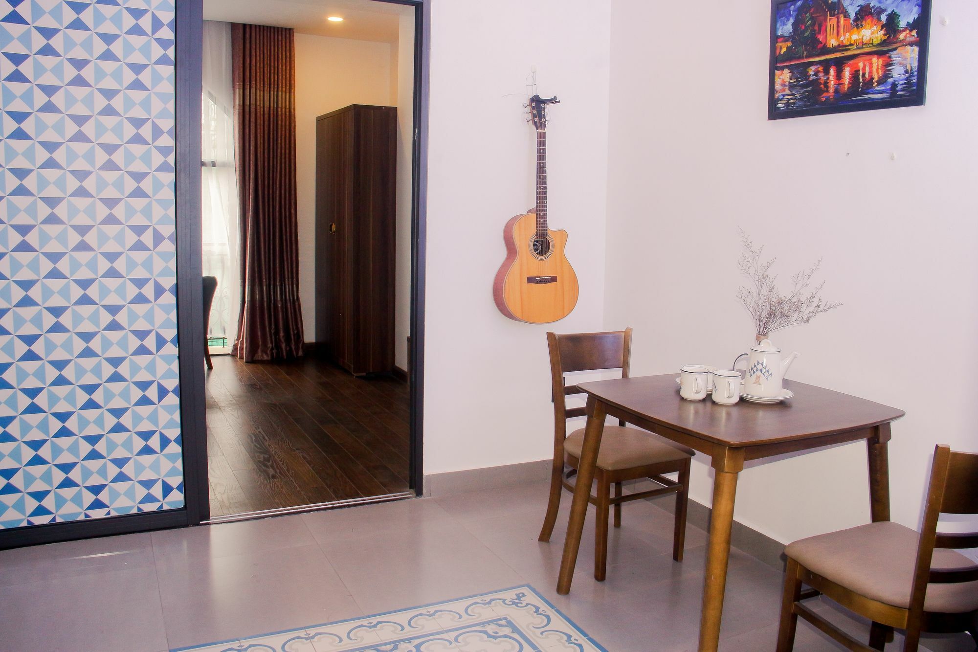 Airy Art Decor In My Khe Apartment