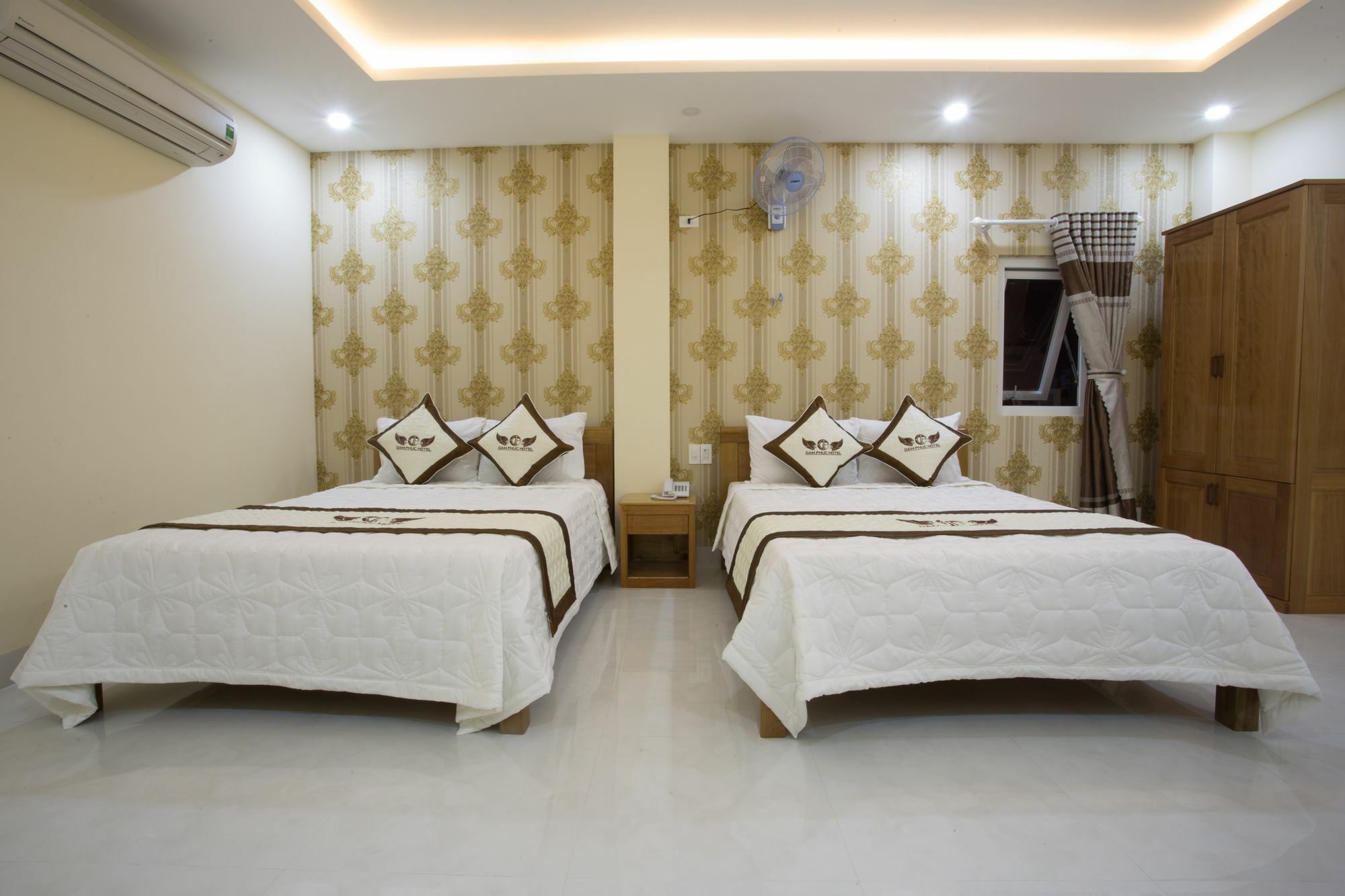Hotel Khach San Dam Phuc