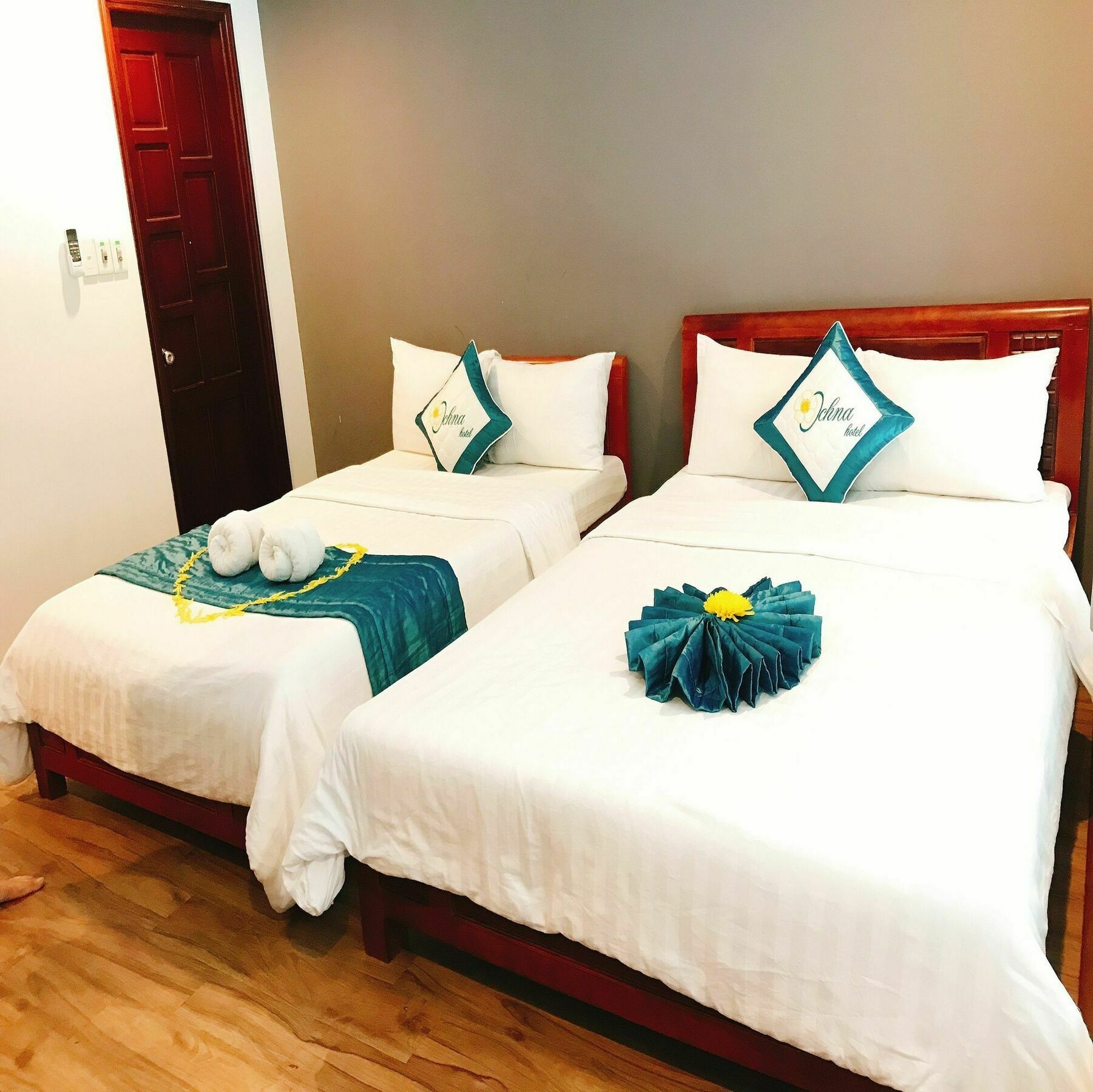 Khach San Gia Tot Peaceful Hotel *