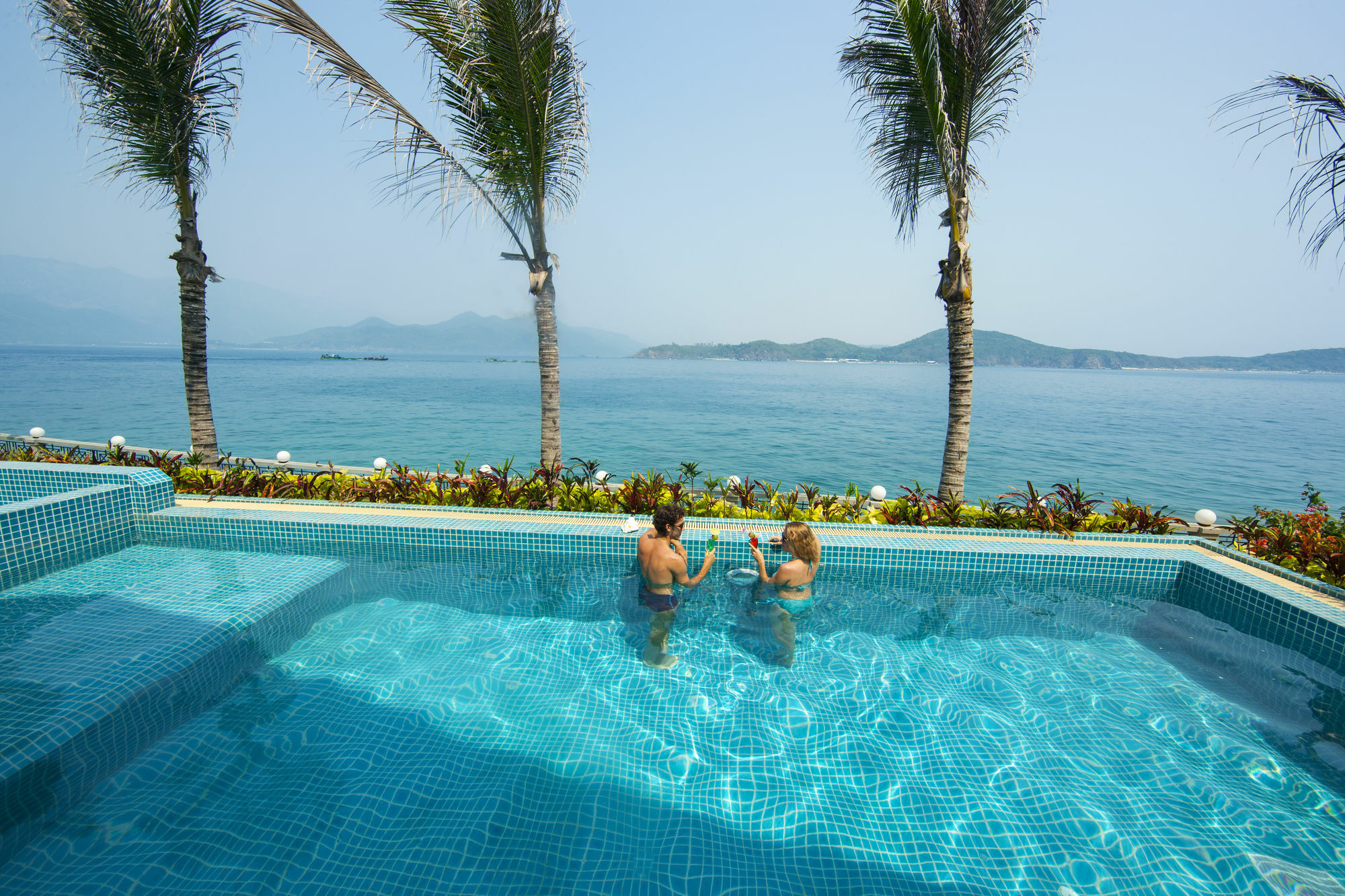 Merperle Sunset Villa Hon Tam Island