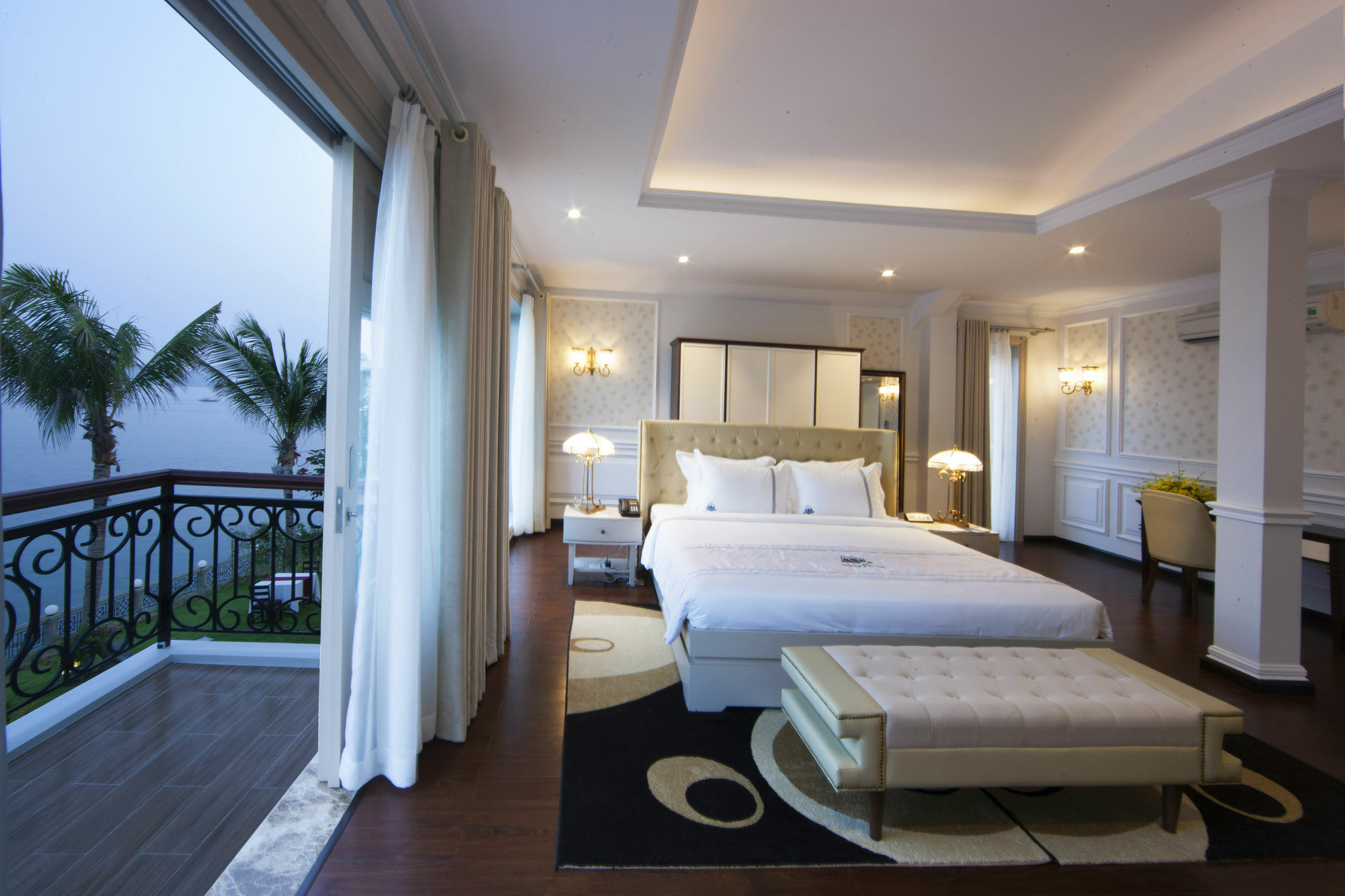 Merperle Sunset Villa Hon Tam Island