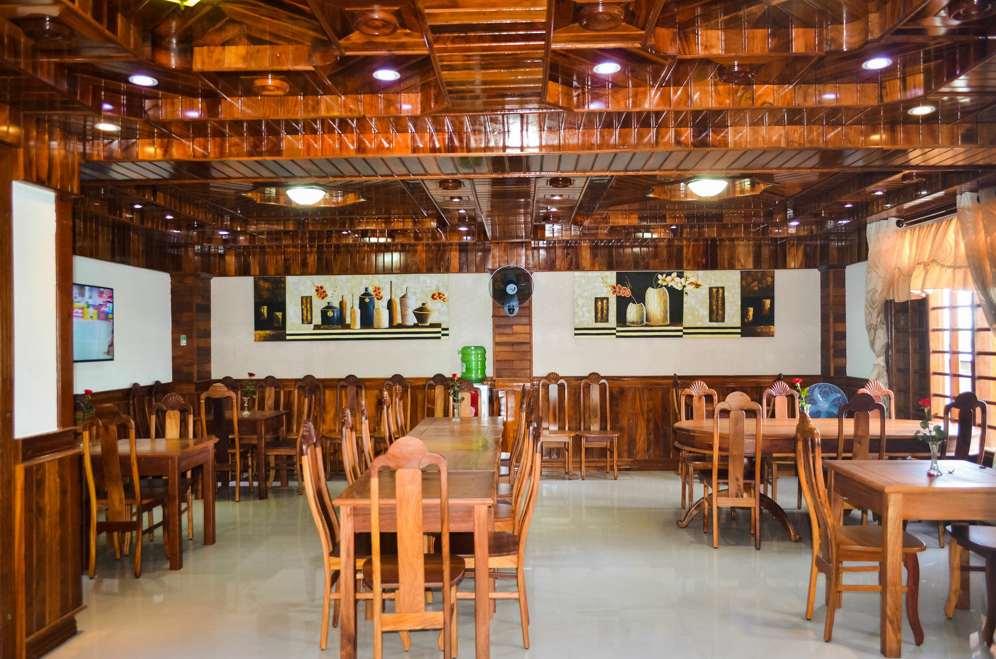 San San Hotel