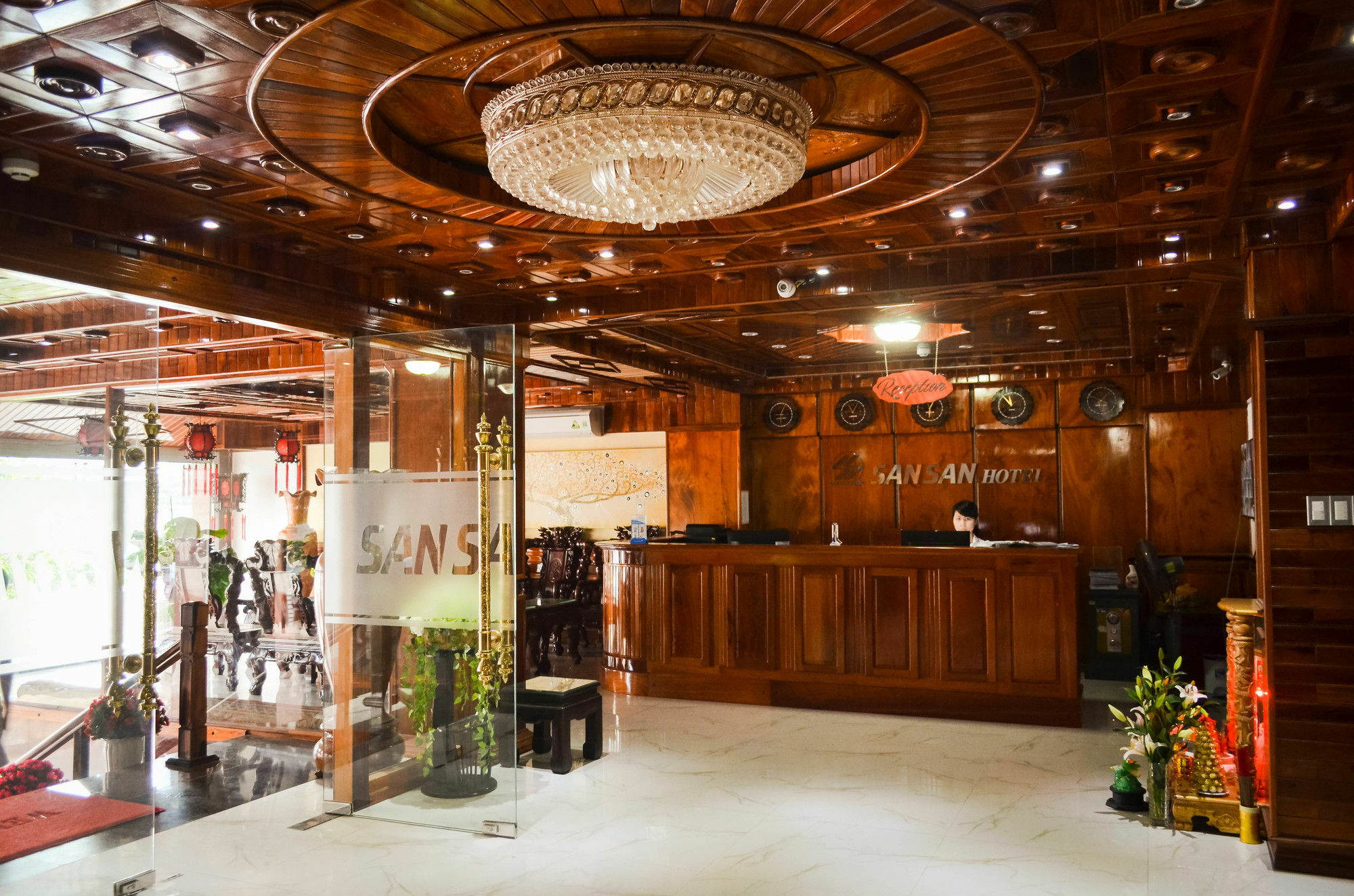 San San Hotel 3*