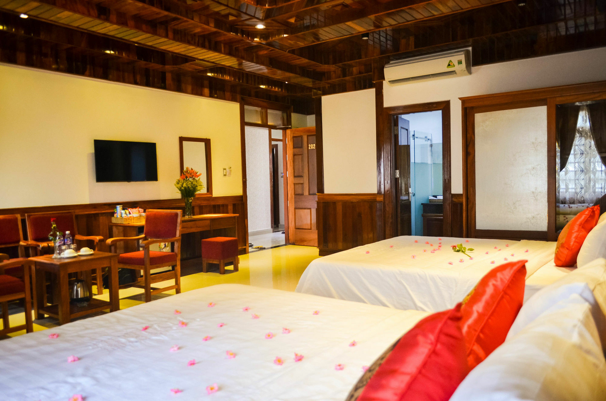 Hotel San San