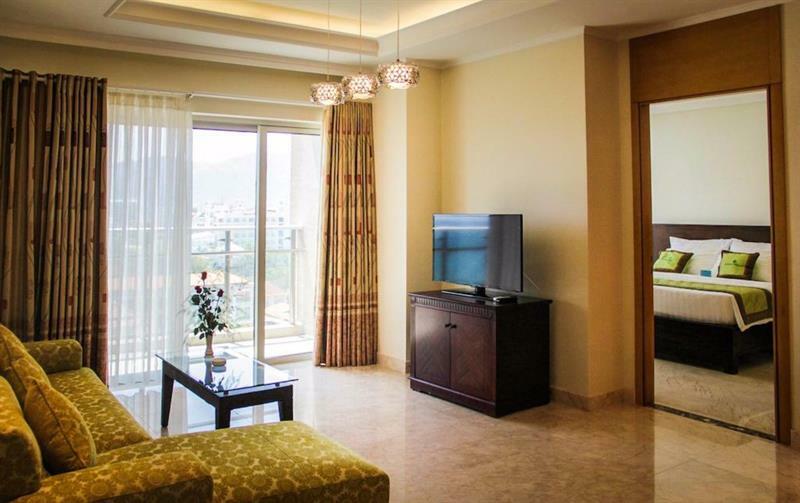 Hoan Cau Luxury Hotel *