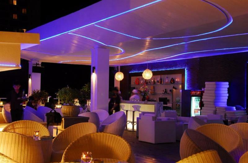 Hoan Cau Luxury *