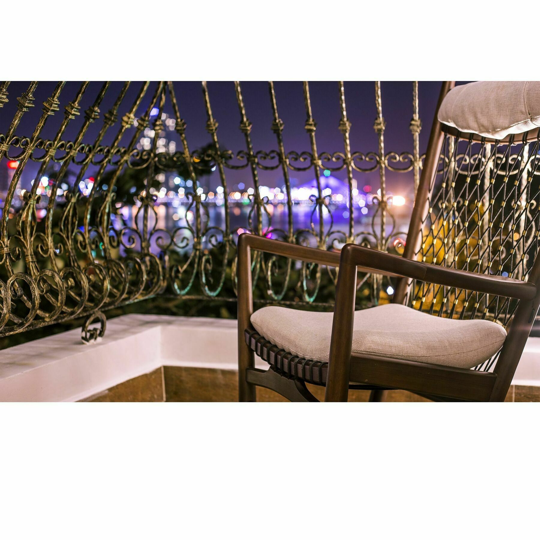 Di Lusso Boutique Riverside