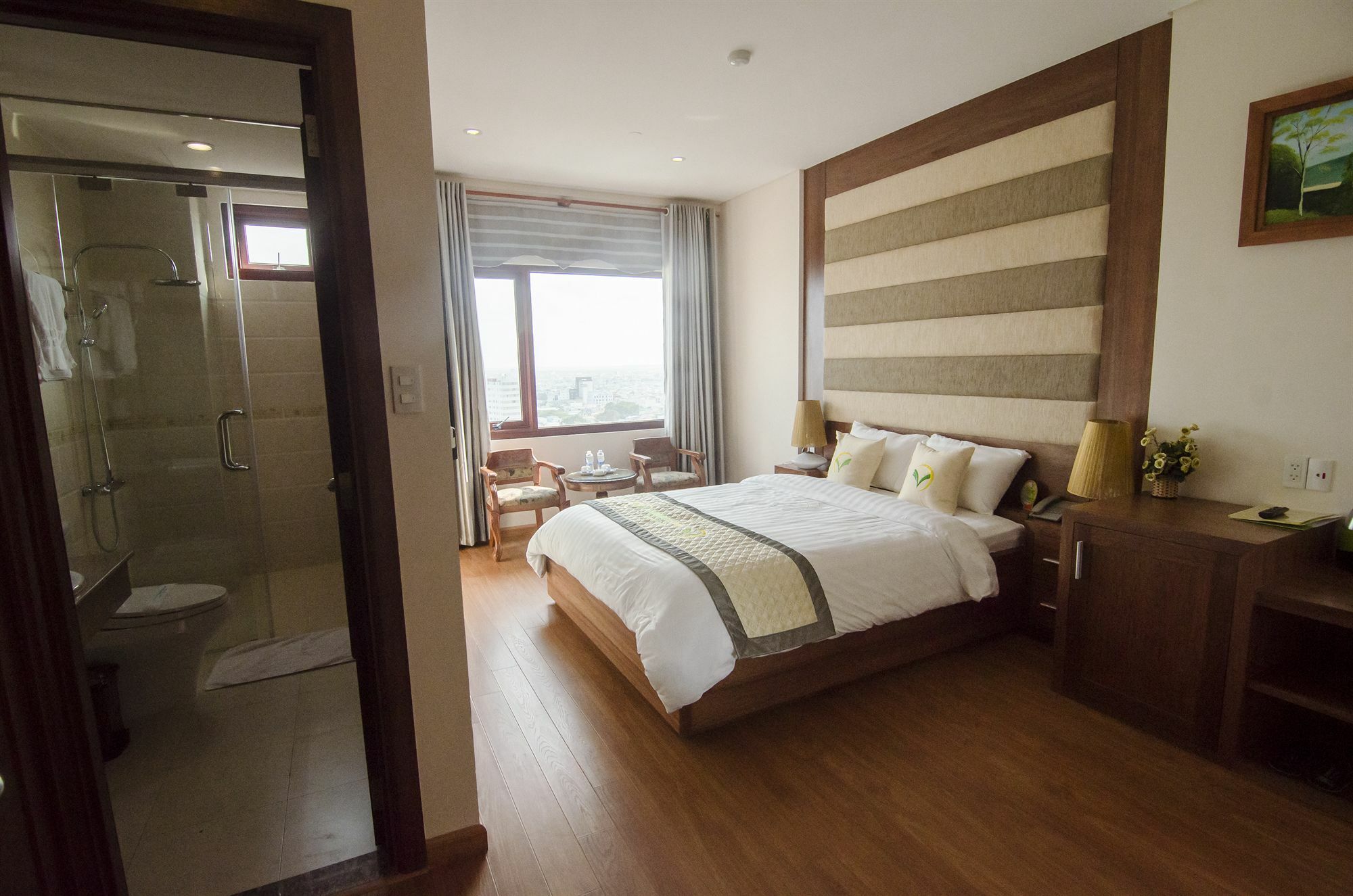 Moonlight & - Center, High Floor, Great Location & Great Views & Dragon Bridge Views