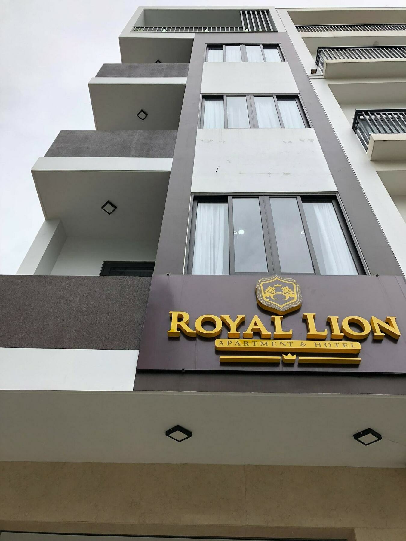 Royal Lion &