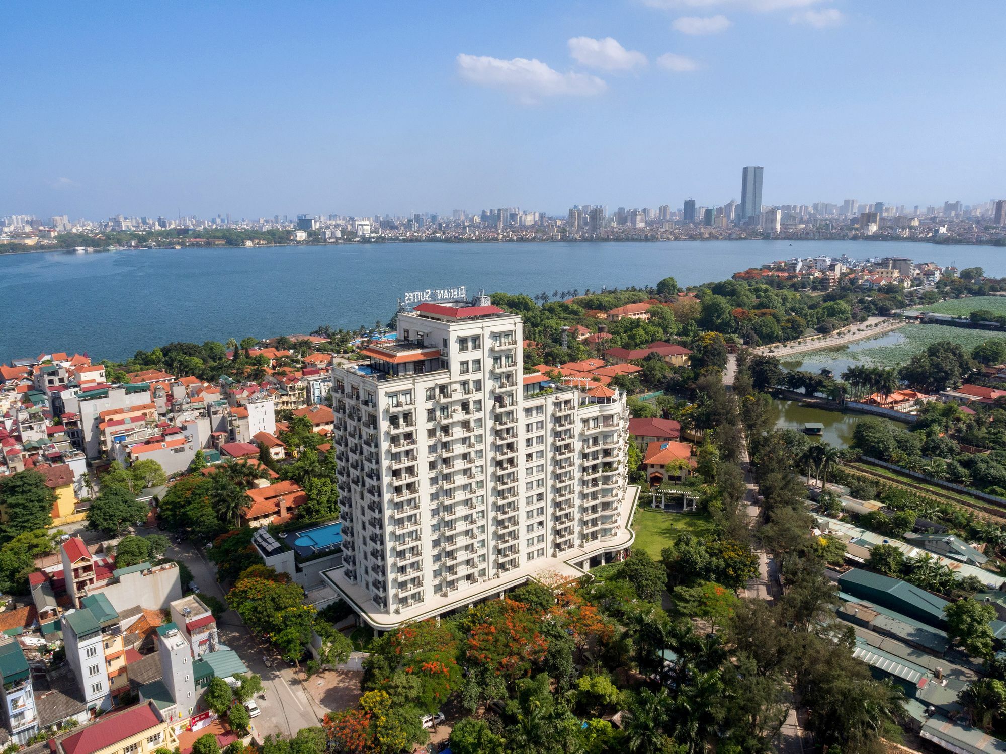 Elegant Westlake Hotel 5*