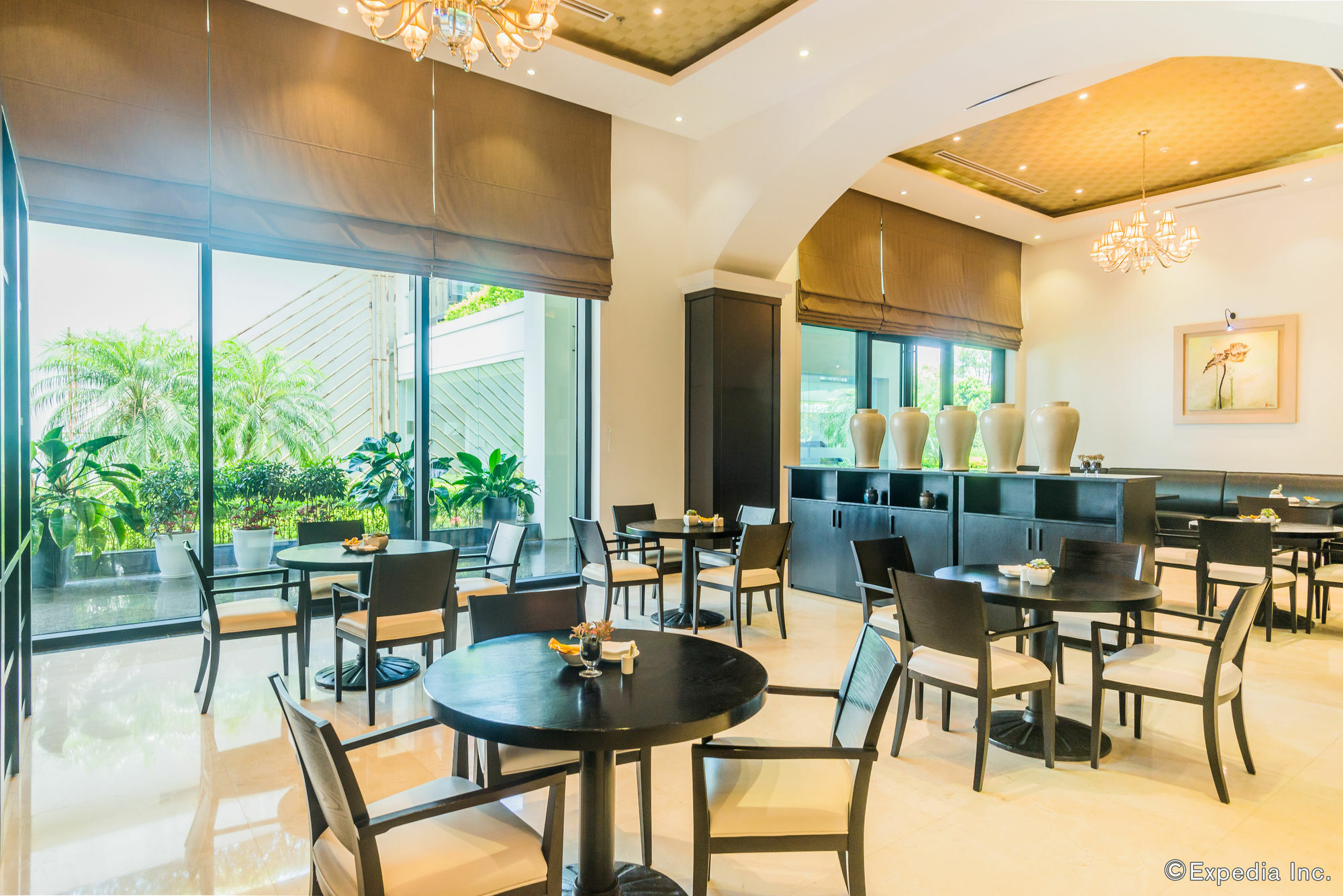 Elegant Westlake Hotel 5*