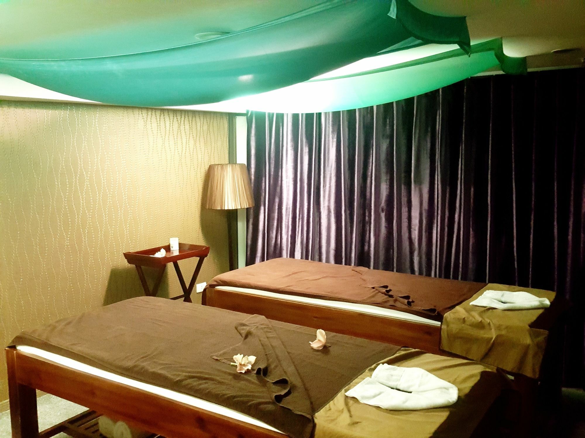 Emerald Waters & Hotel Hanoi