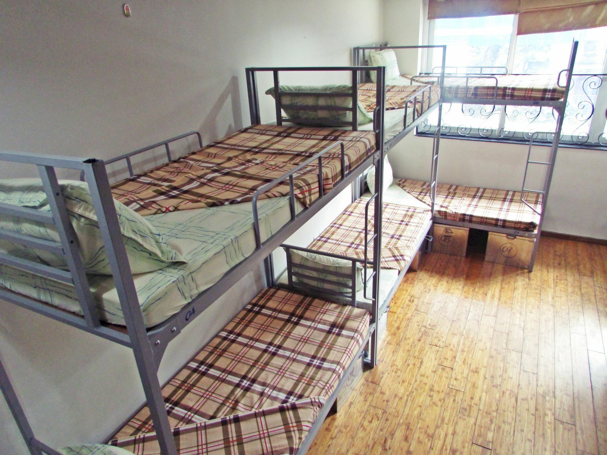 Hostel Light *