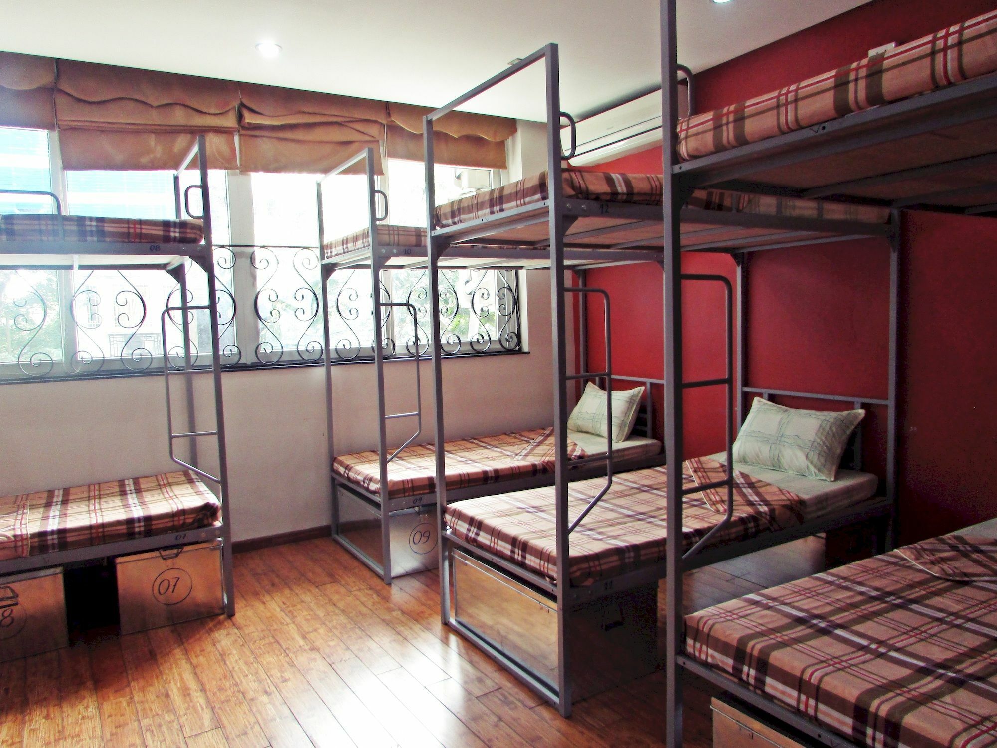 Light Hostel *