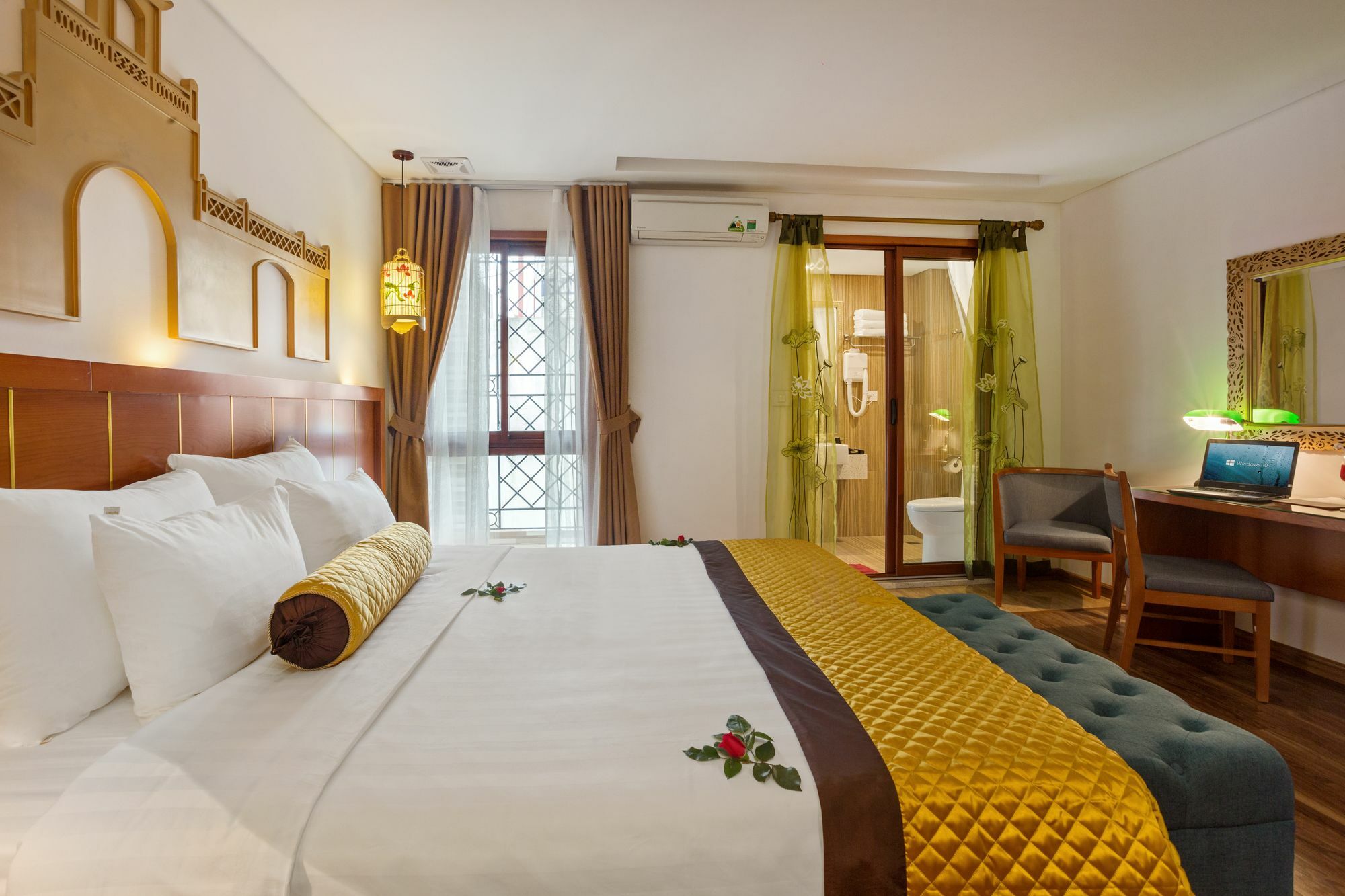 Golden Hotel 3*