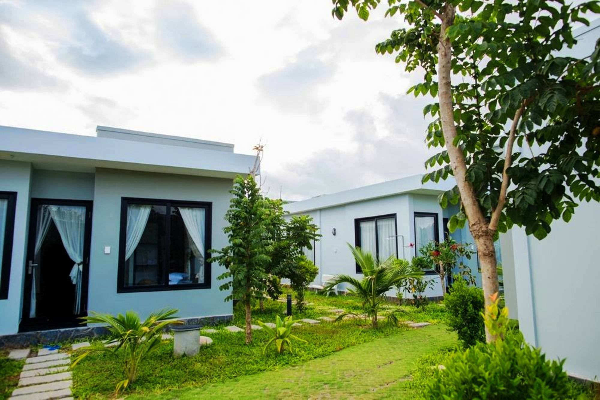 Nguyen Minihouse Villa *