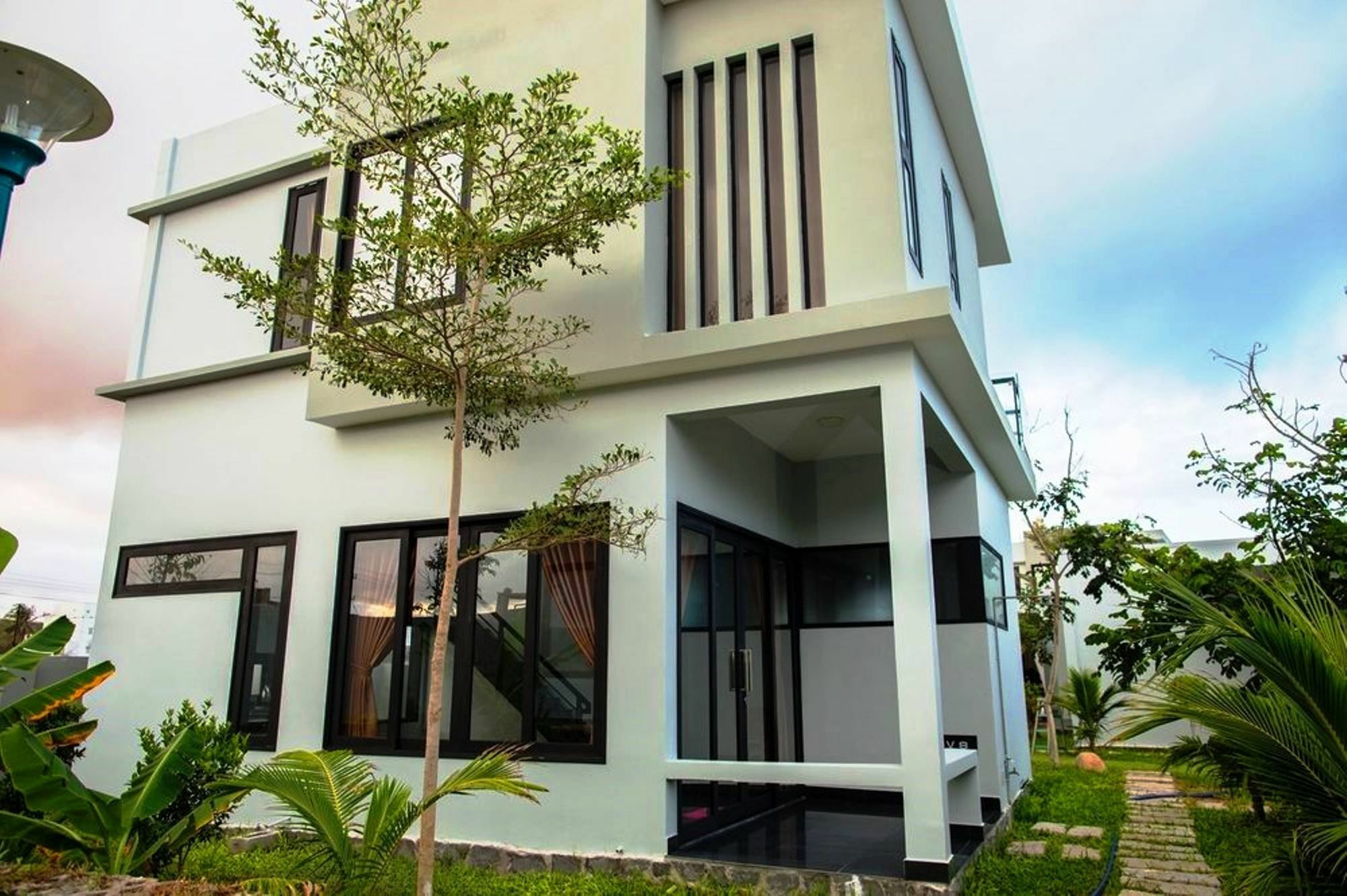 Nguyen Minihouse *