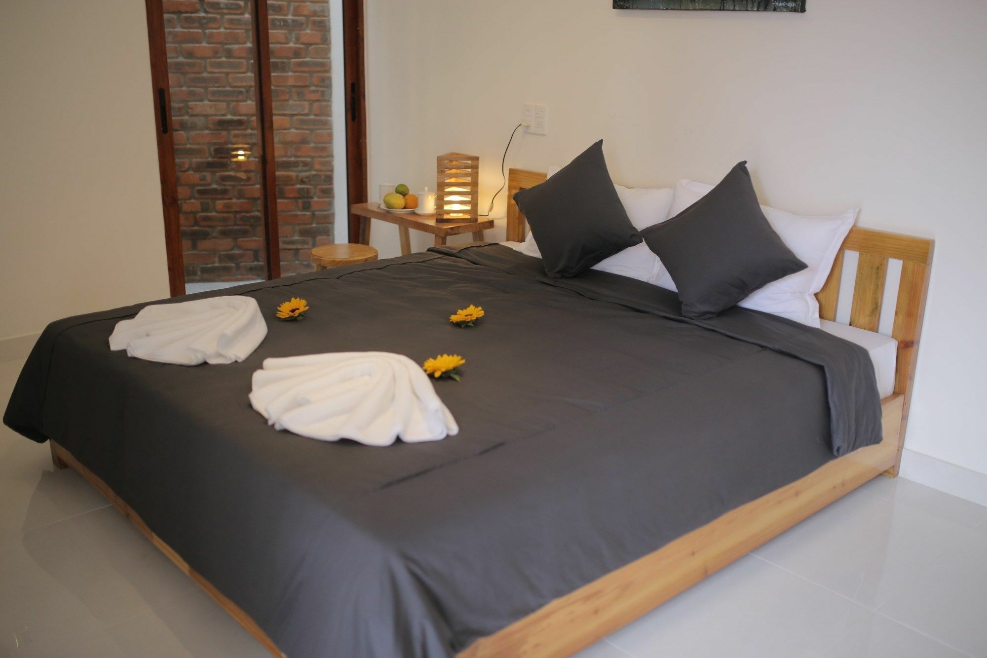 Riverside 3*