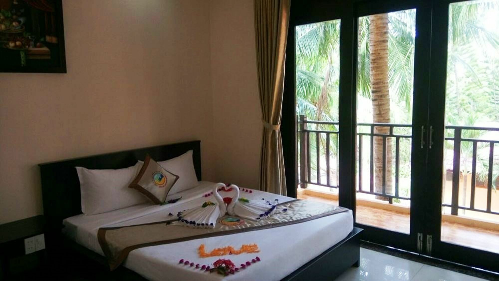 Hon Rom 1 Hotel 2*