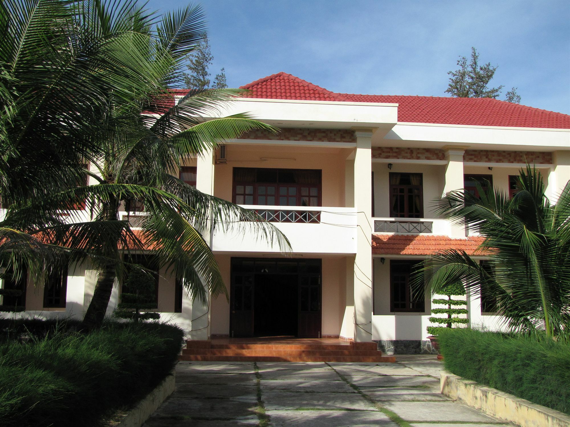 Village Hotel