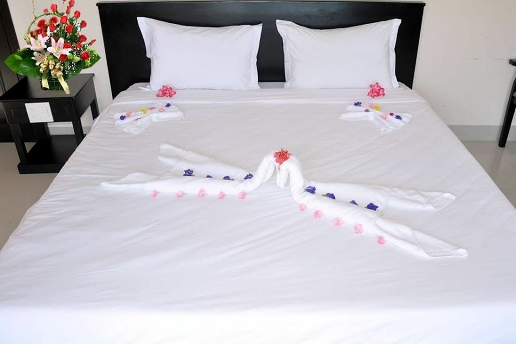 Hon Rom 1 Hotel