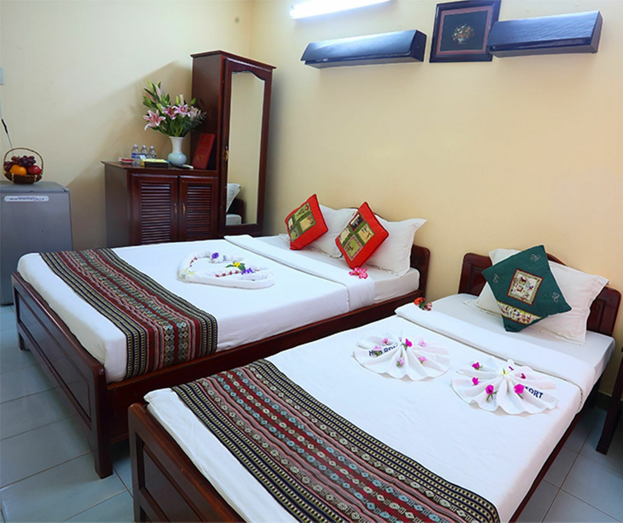 Hon Rom 1 Hotel 2*