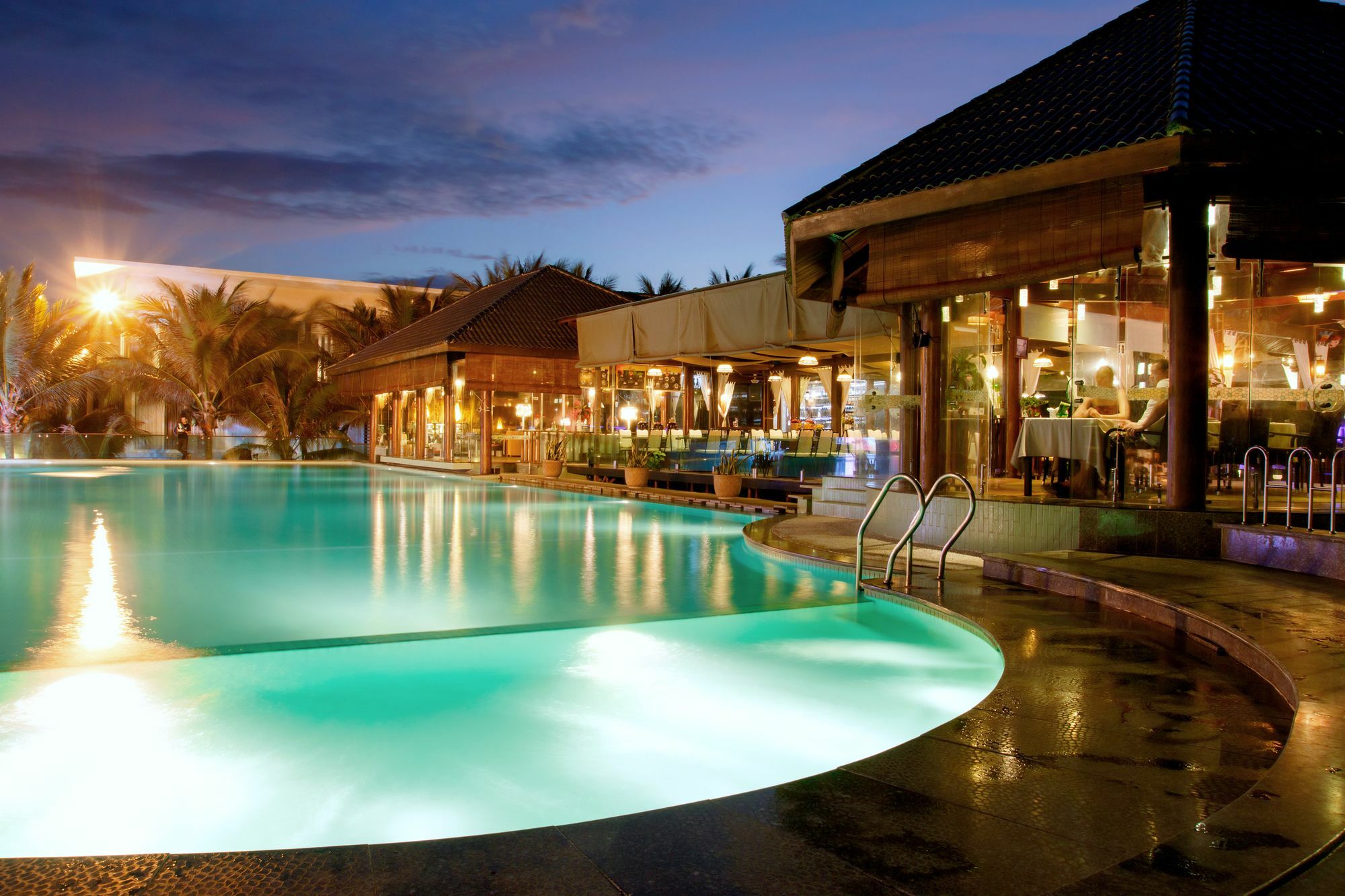 Resort Del Sol & 4*