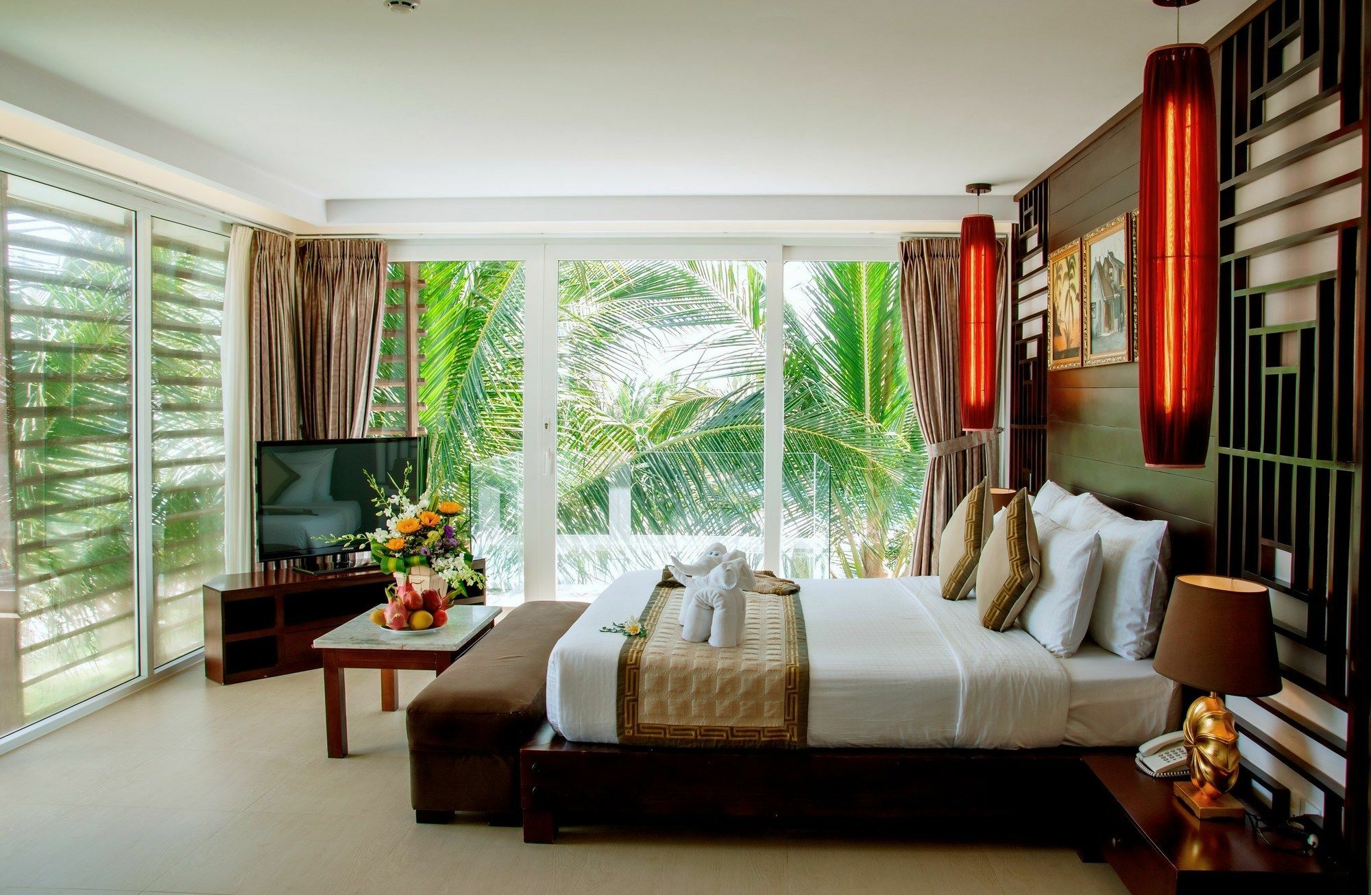 Resort Del Sol & 4*