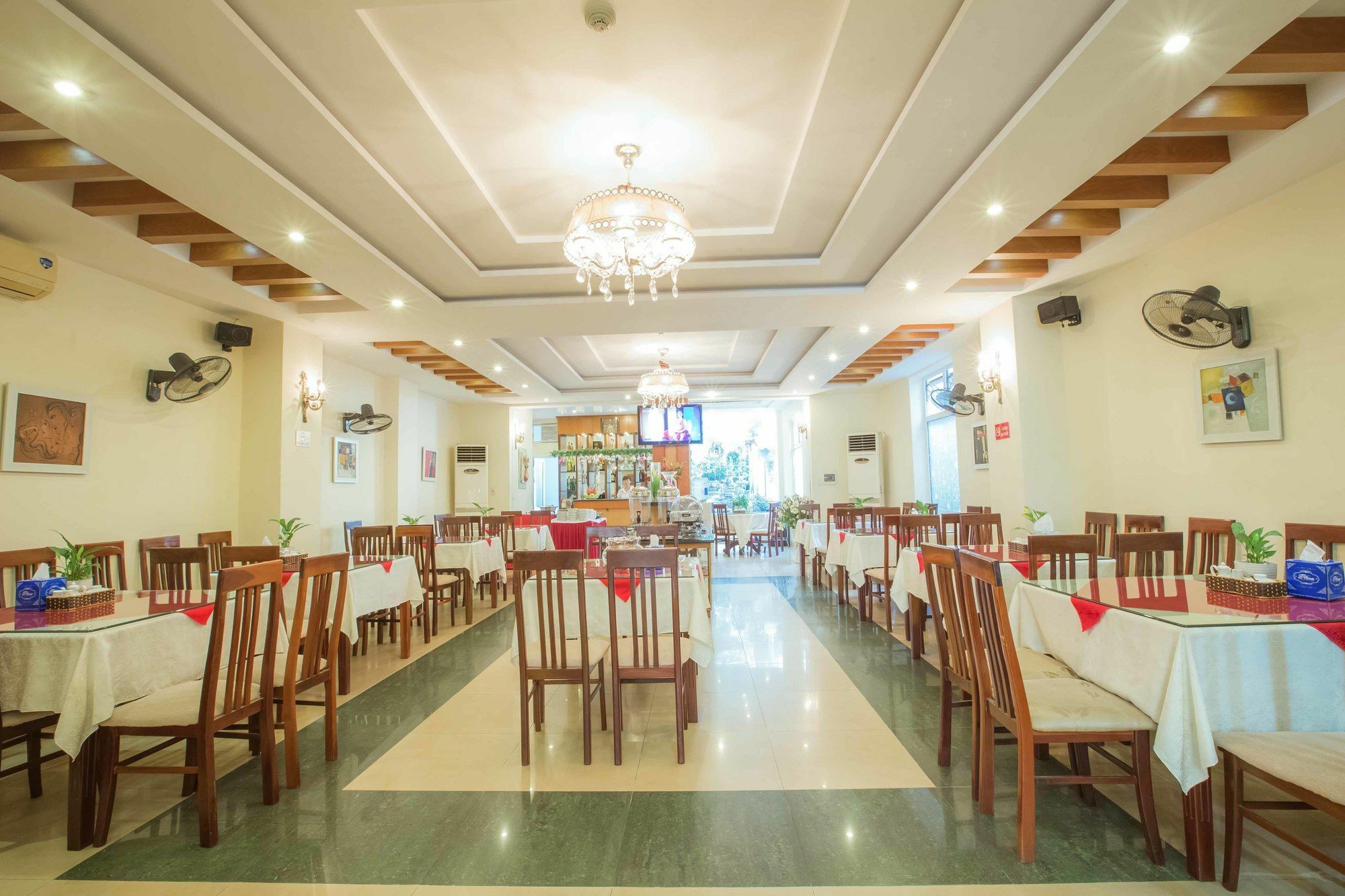 Hoang Hotel 3*